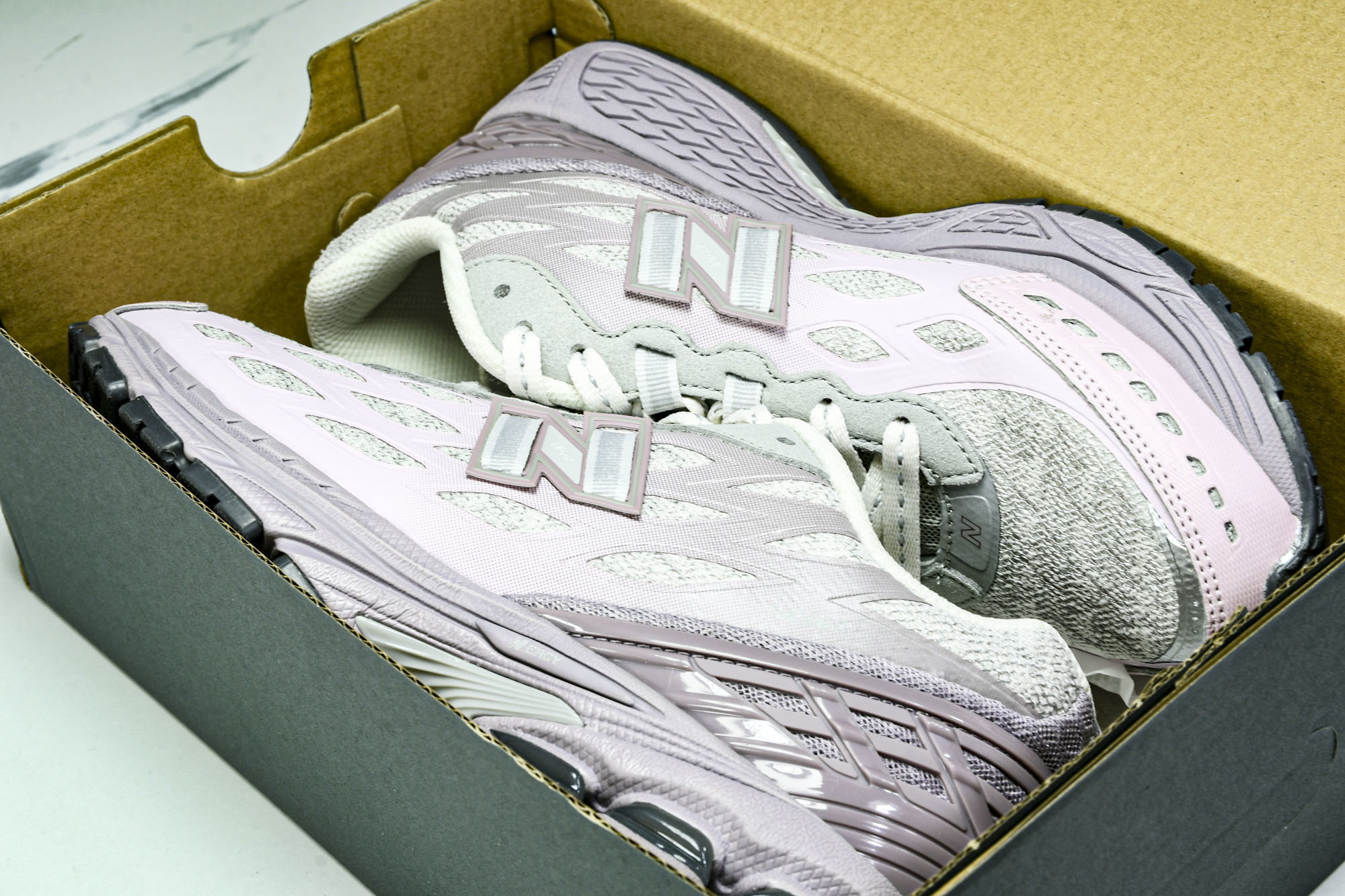 New Balance 1906系列复古老爹风休闲运动慢跑鞋 U1906WFA #YZ010#鞋款灵感源