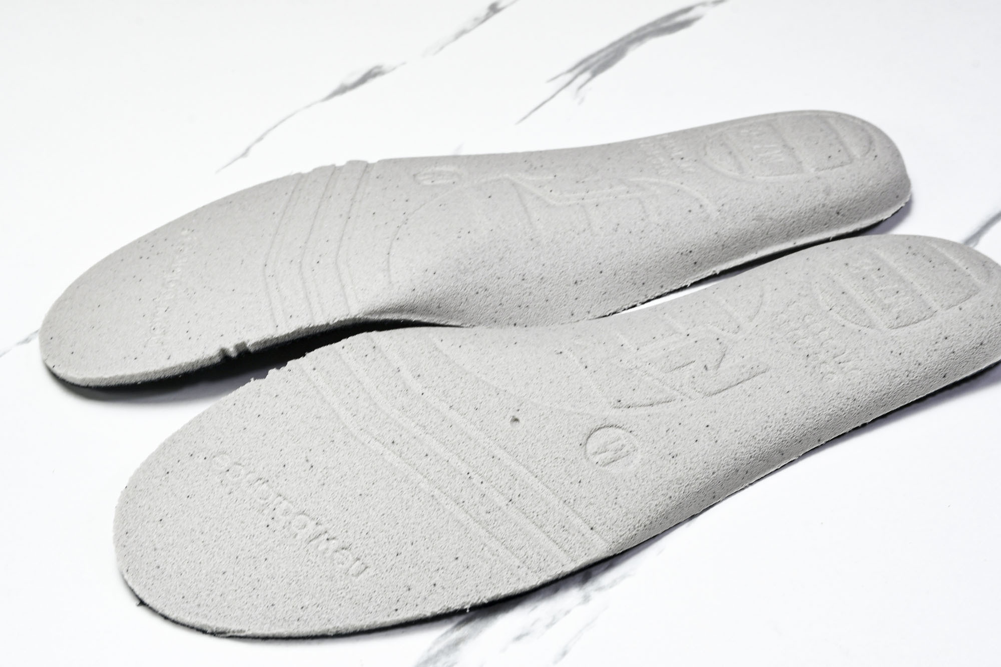 New Balance 1906系列复古老爹风休闲运动慢跑鞋 U1906WFC #YZ010#鞋款灵感源