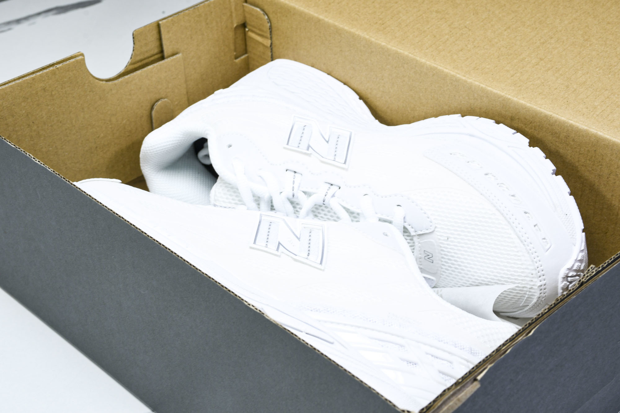 New Balance 1906系列复古老爹风休闲运动慢跑鞋 U1906WFC #YZ010#鞋款灵感源