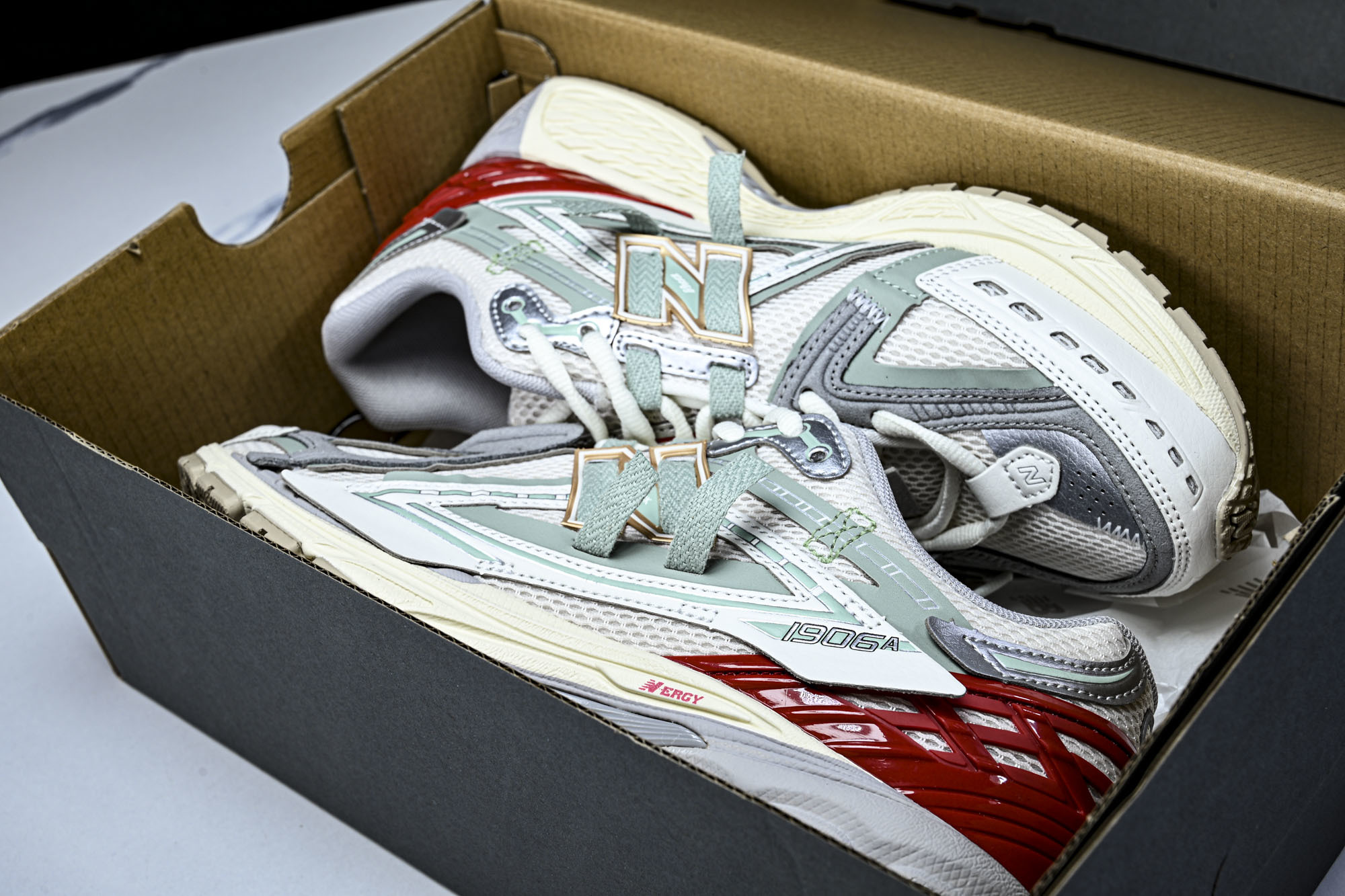 New Balance 1906系列复古老爹风休闲运动慢跑鞋 U19065DY #YZ010#鞋款灵感源