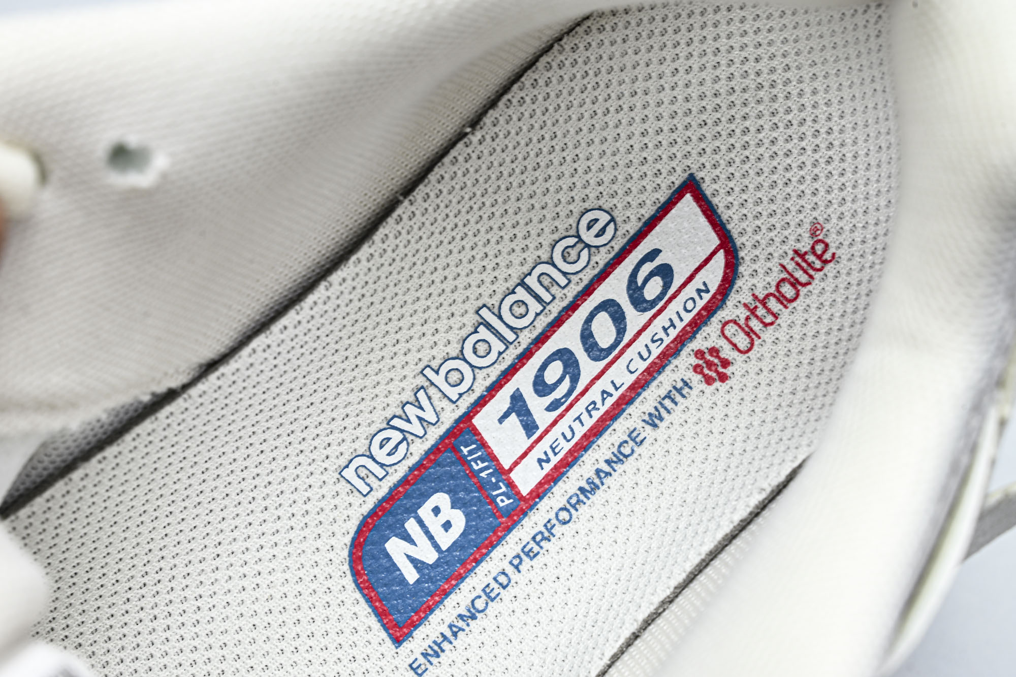 New Balance 1906系列复古老爹风休闲运动慢跑鞋M1906AB #YZ010#鞋款灵感源自设