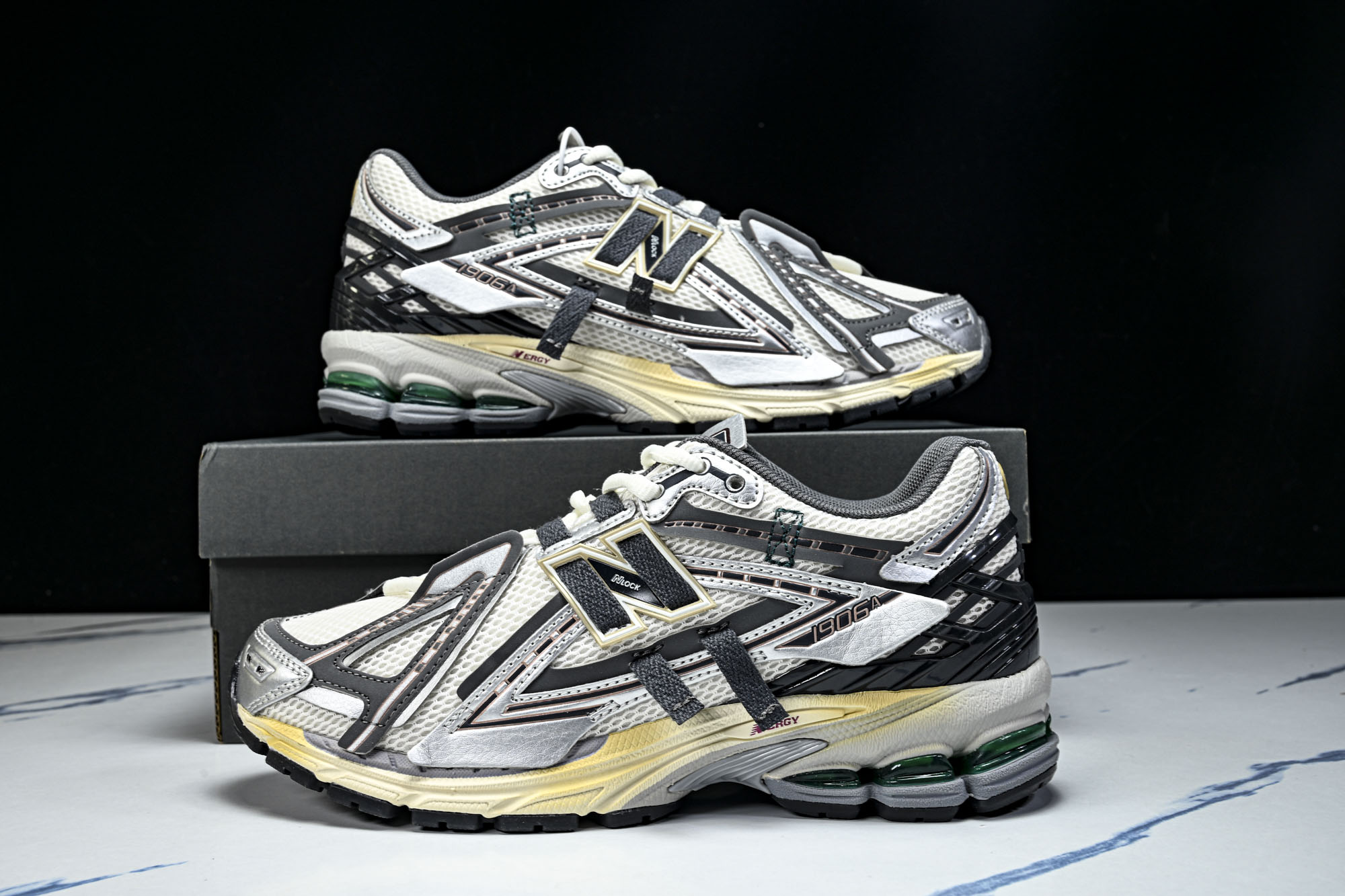 New Balance 1906系列复古老爹风休闲运动慢跑鞋M1906AD #YZ010#鞋款灵感源自设