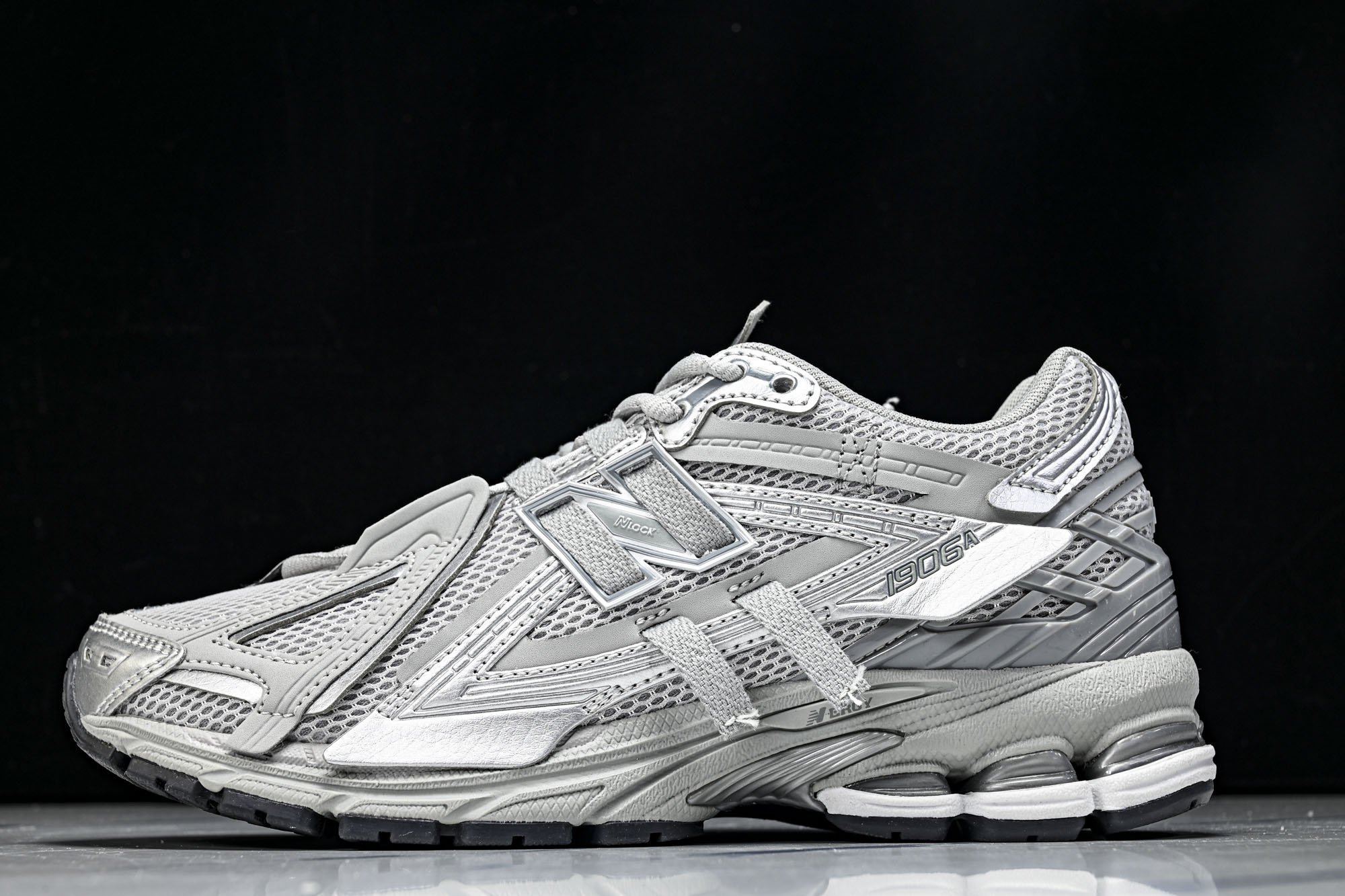 New Balance 1906系列复古老爹风休闲运动慢跑鞋M1906AG #YZ010#鞋款灵感源自设