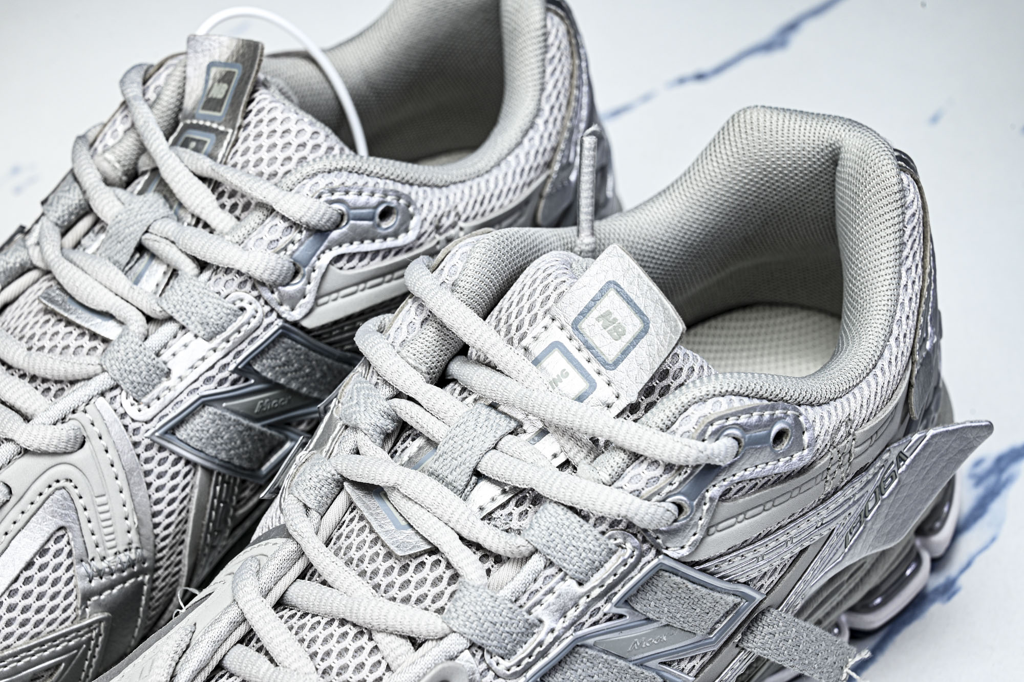 New Balance 1906系列复古老爹风休闲运动慢跑鞋M1906AG #YZ010#鞋款灵感源自设