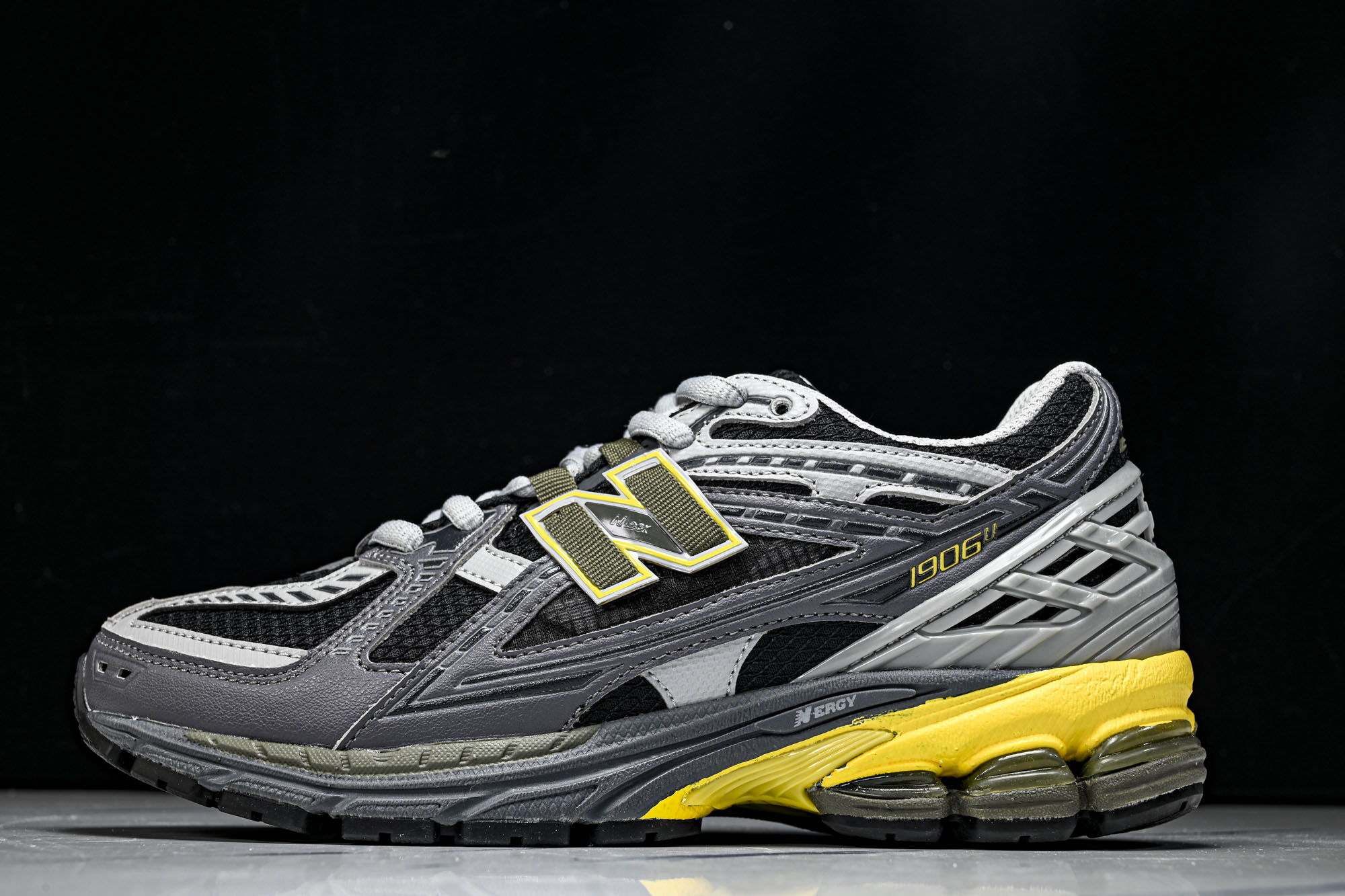 New Balance 1906系列复古老爹风休闲运动慢跑鞋M1906NA #YZ010#鞋款灵感源自设