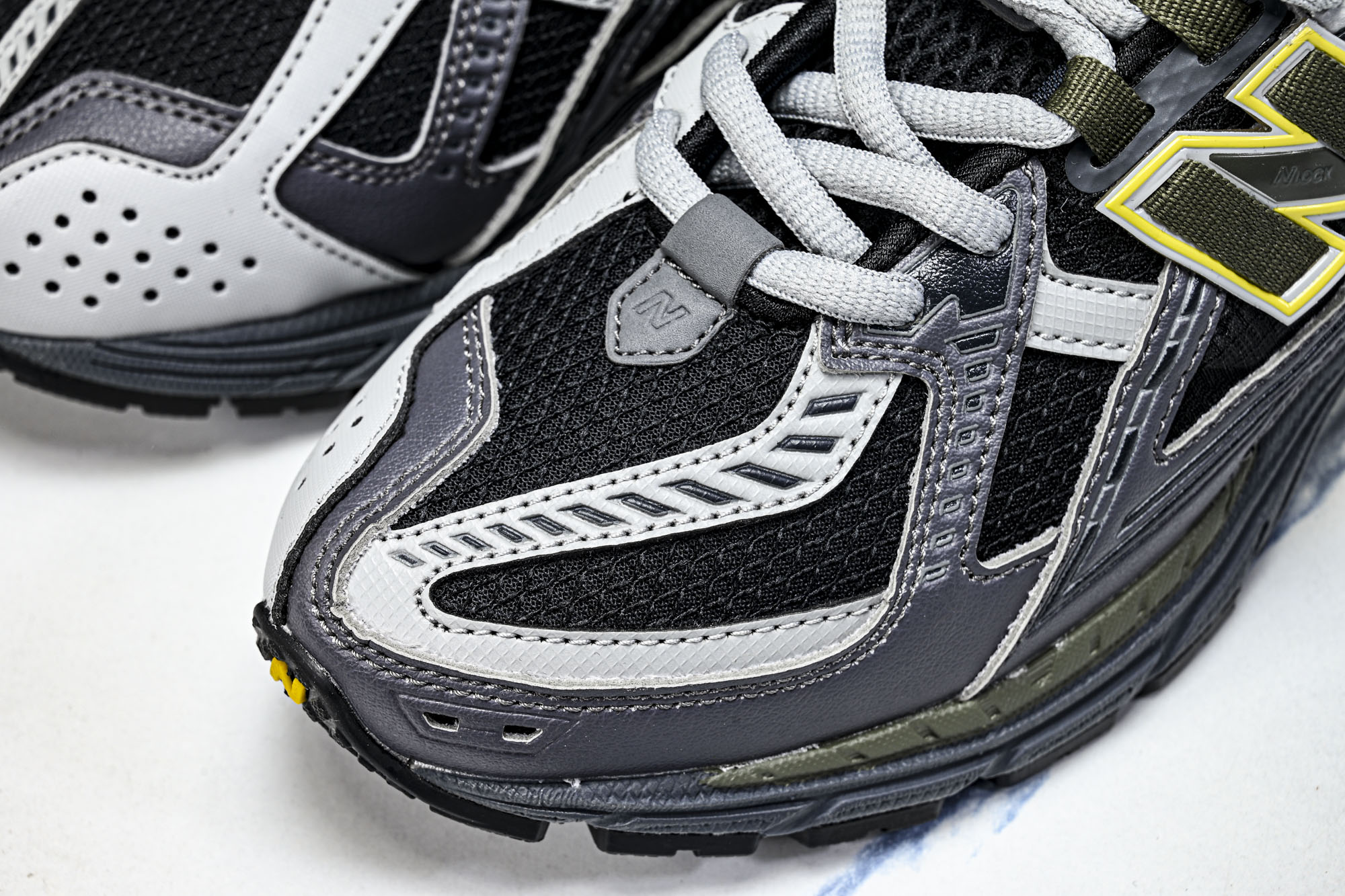 New Balance 1906系列复古老爹风休闲运动慢跑鞋M1906NA #YZ010#鞋款灵感源自设