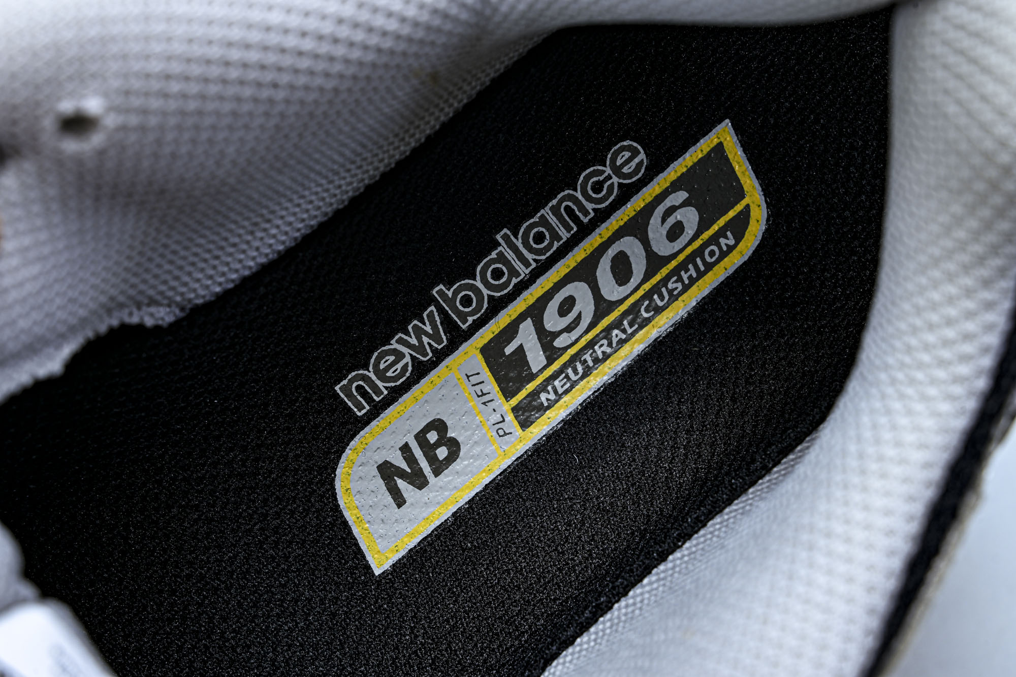 New Balance 1906系列复古老爹风休闲运动慢跑鞋M1906NA #YZ010#鞋款灵感源自设
