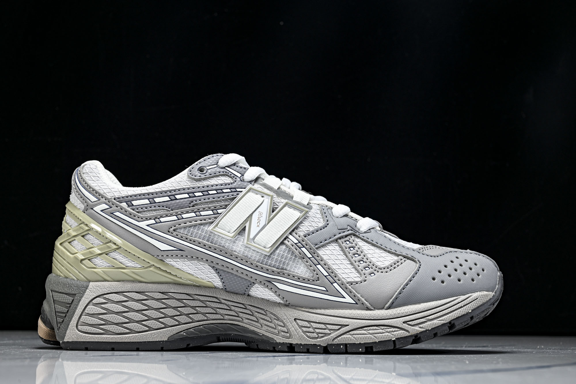 New Balance 1906系列复古老爹风休闲运动慢跑鞋M1906NB #YZ010#鞋款灵感源自设