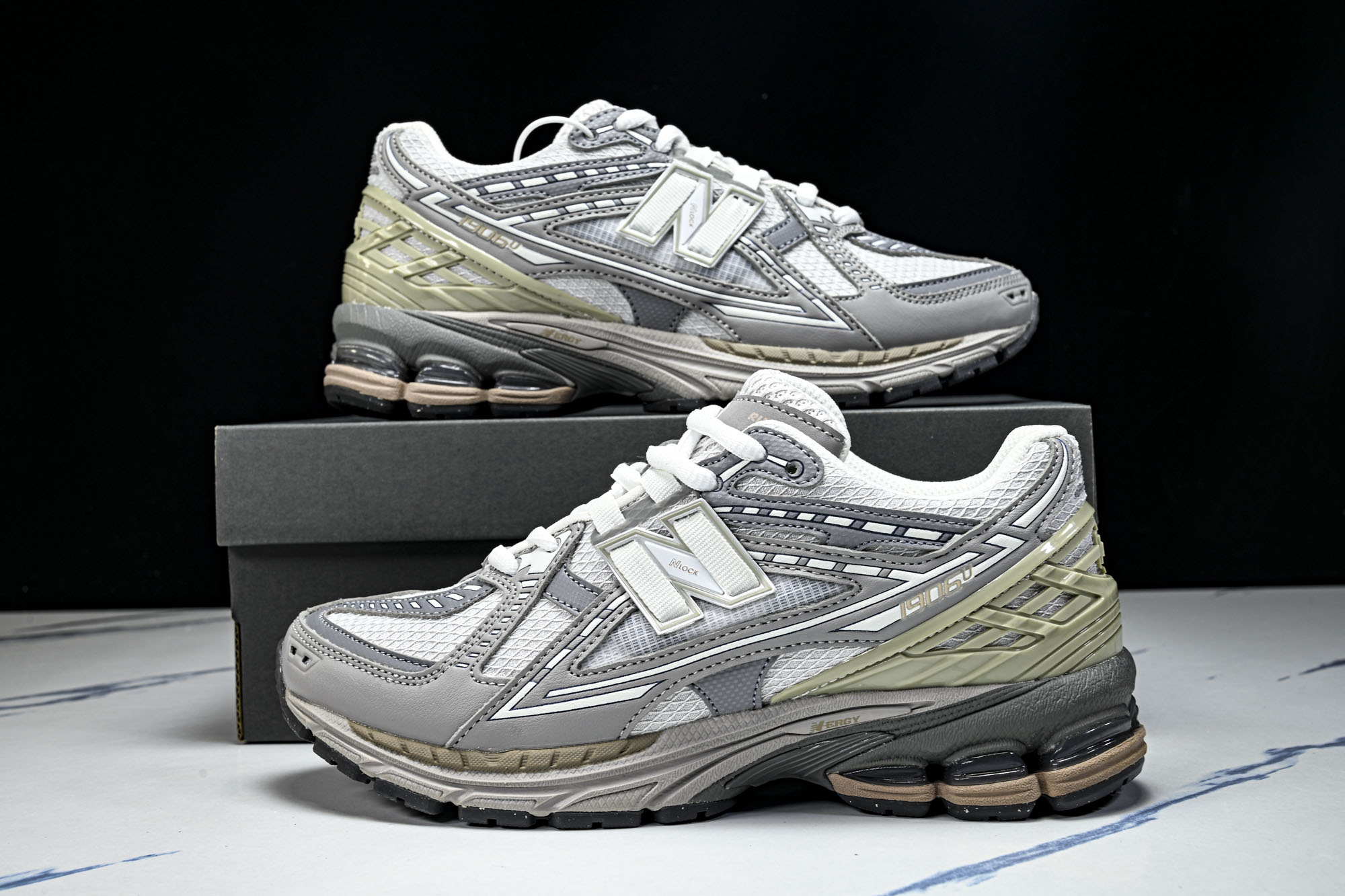 New Balance 1906系列复古老爹风休闲运动慢跑鞋M1906NB #YZ010#鞋款灵感源自设