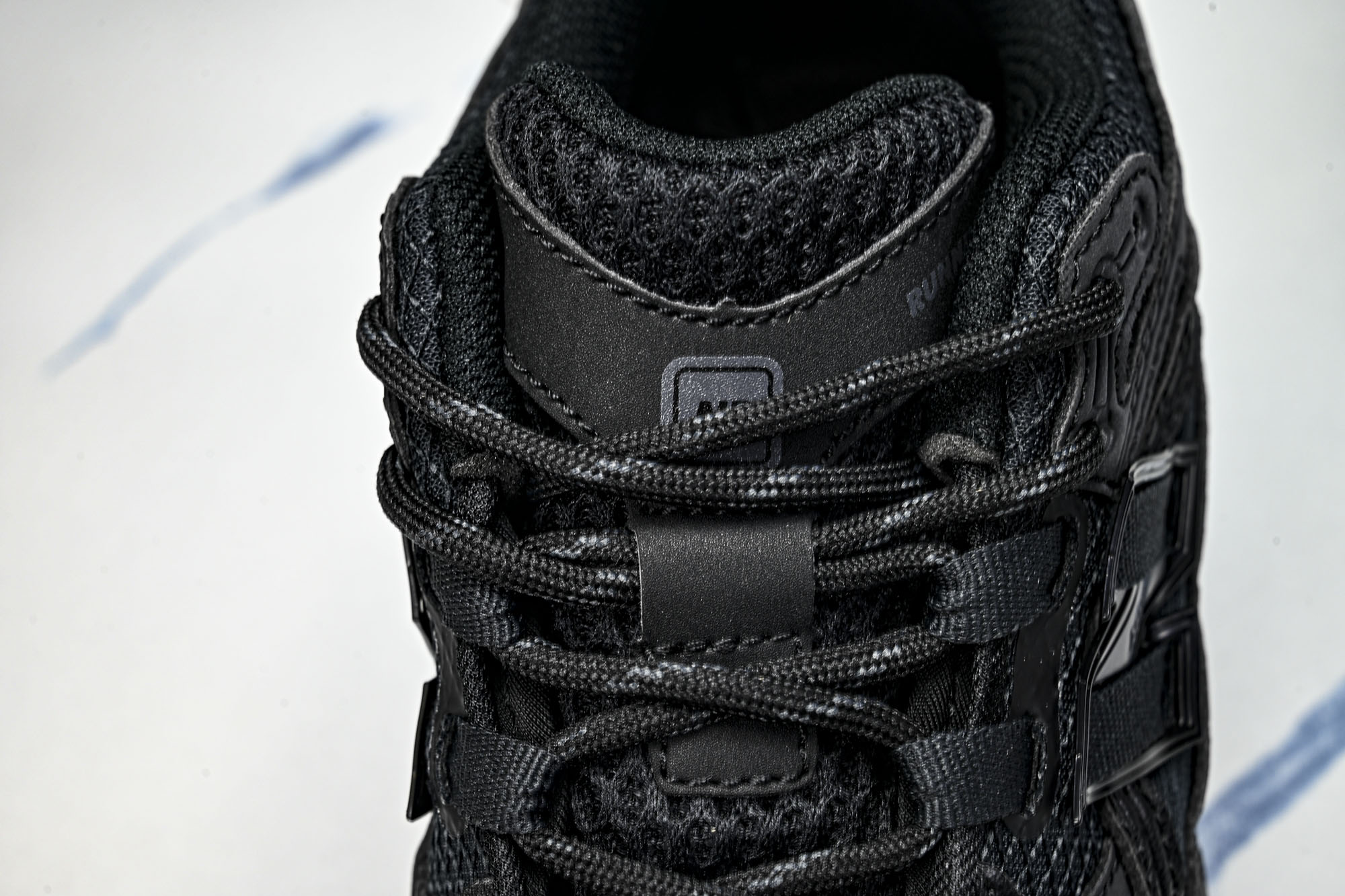 New Balance 1906系列复古老爹风休闲运动慢跑鞋M1906NJ #YZ010#鞋款灵感源自设