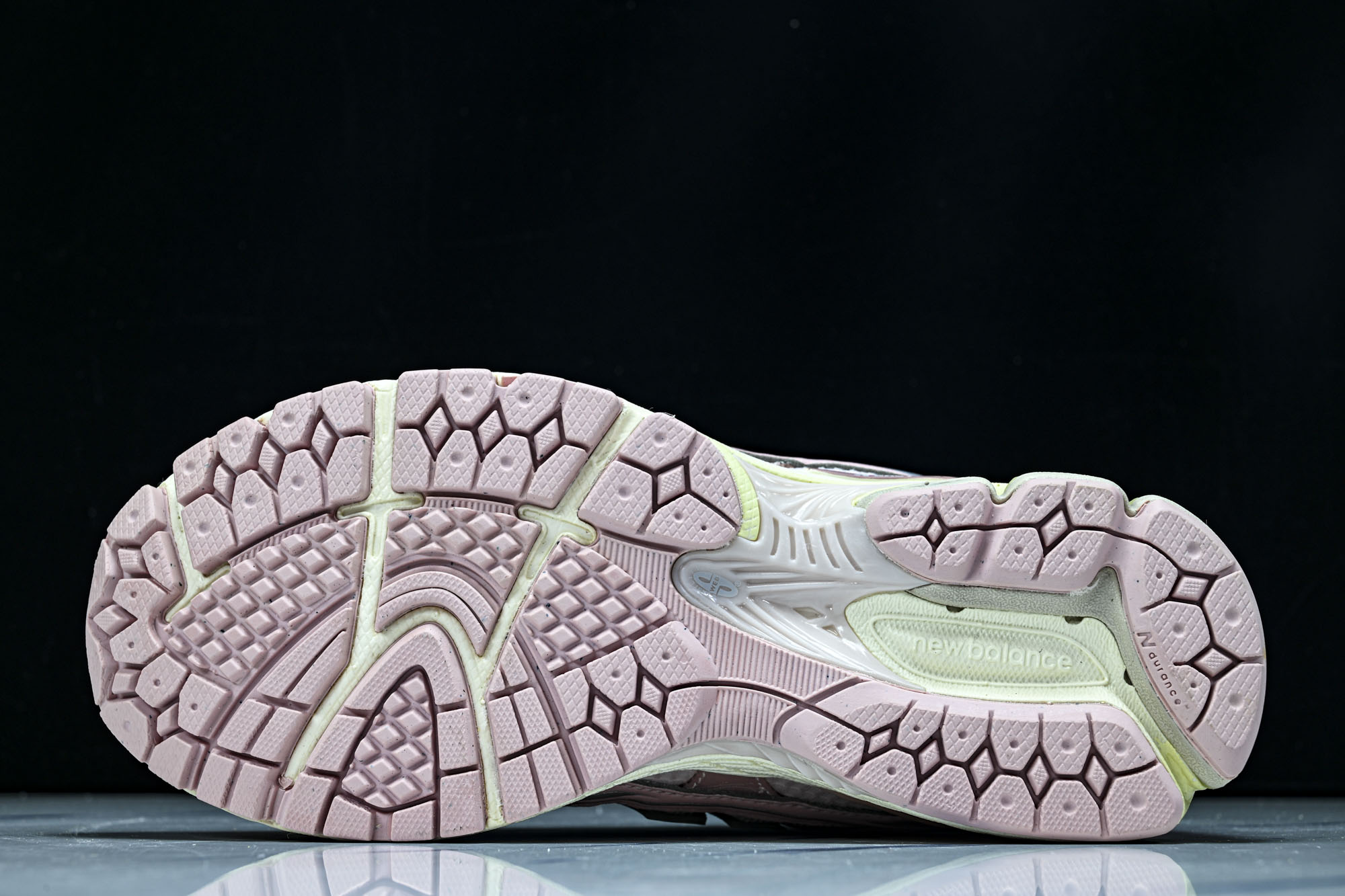 New Balance 1906系列复古老爹风休闲运动慢跑鞋M1906NLN #YZ010#鞋款灵感源自