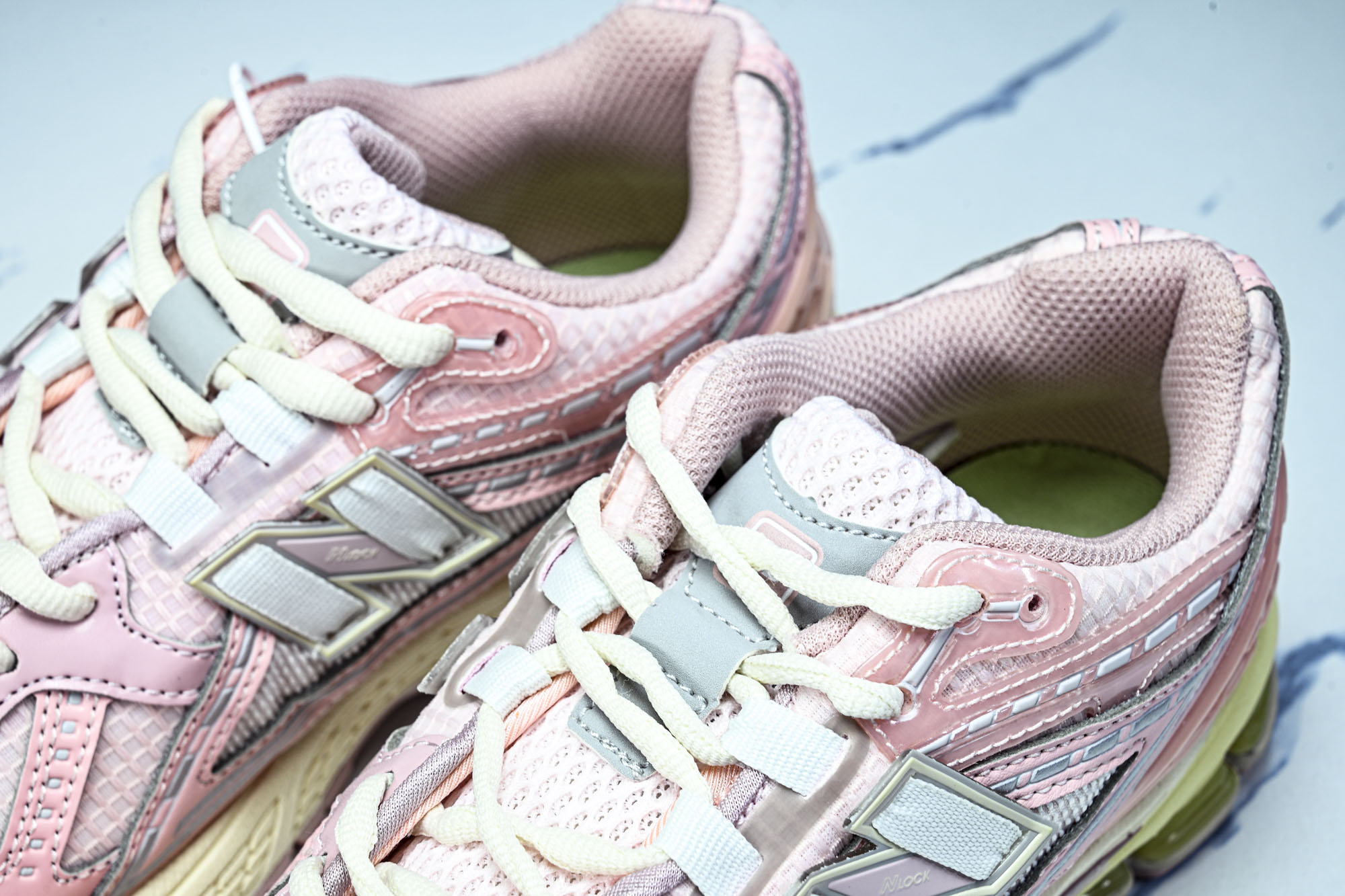 New Balance 1906系列复古老爹风休闲运动慢跑鞋M1906NLN #YZ010#鞋款灵感源自