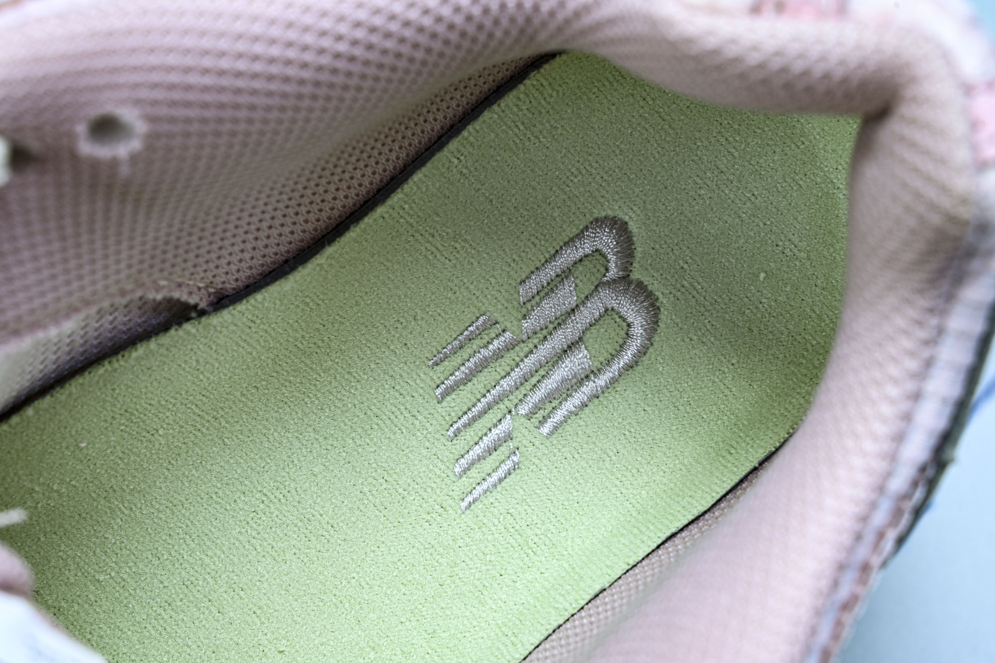 New Balance 1906系列复古老爹风休闲运动慢跑鞋M1906NLN #YZ010#鞋款灵感源自