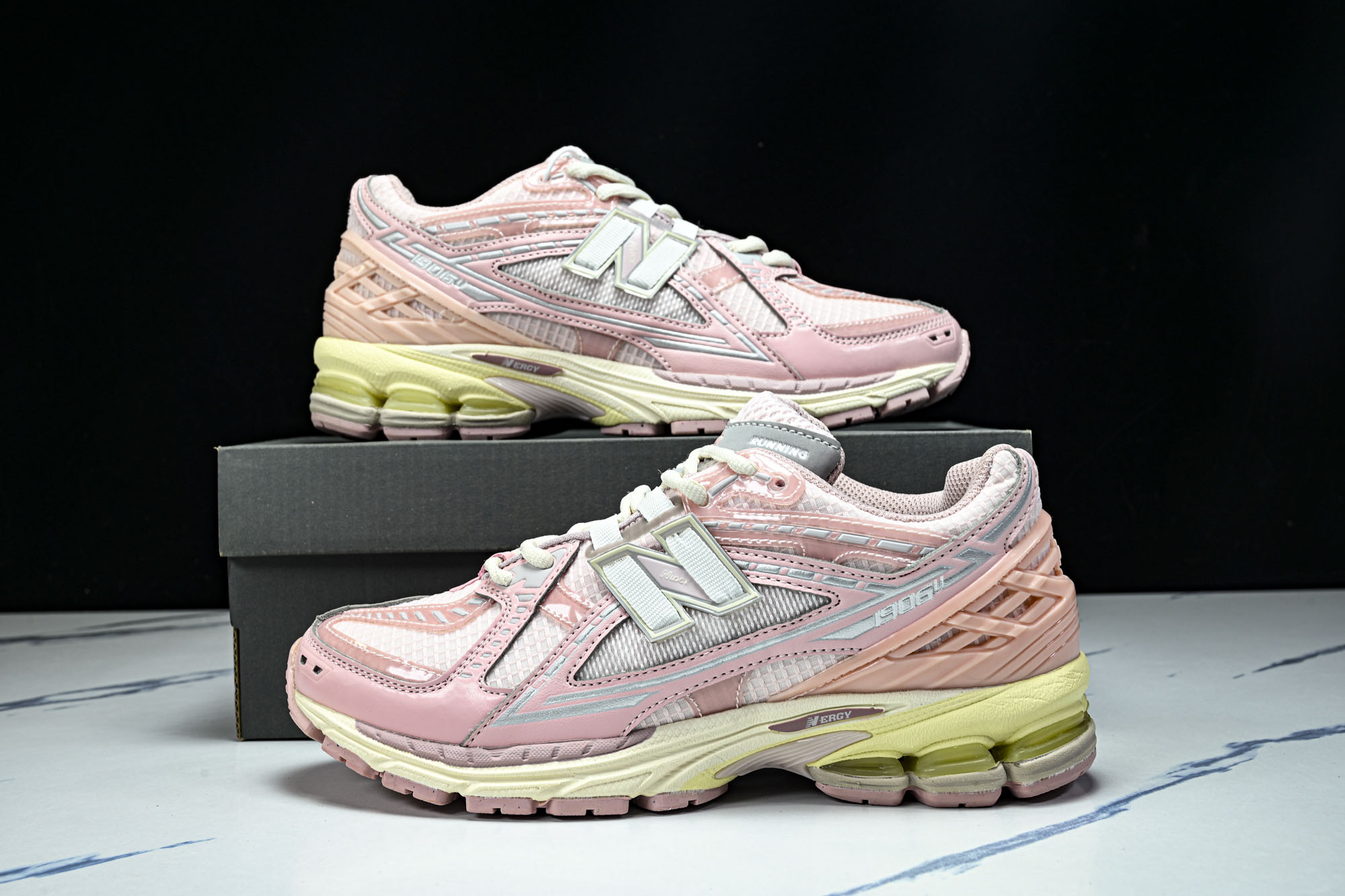 New Balance 1906系列复古老爹风休闲运动慢跑鞋M1906NLN #YZ010#鞋款灵感源自