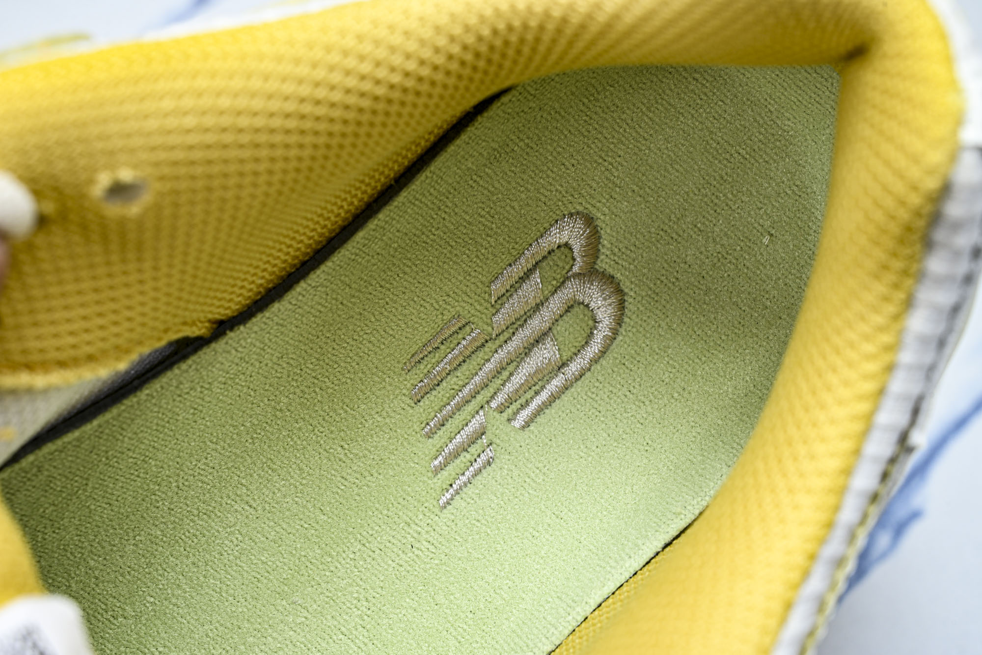 New Balance 1906系列复古老爹风休闲运动慢跑鞋M1906NLY #YZ010#鞋款灵感源自