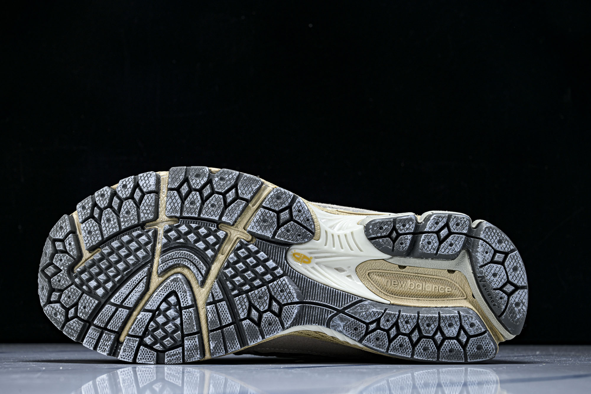 New Balance 1906系列复古老爹风休闲运动慢跑鞋M1906RAU #YZ010#鞋款灵感源自