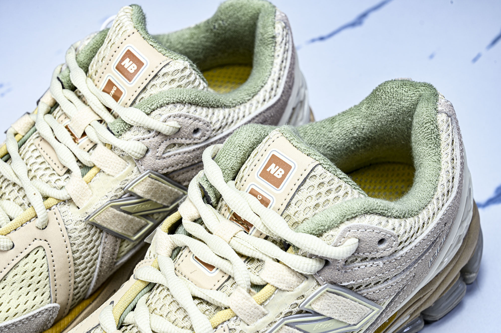 New Balance 1906系列复古老爹风休闲运动慢跑鞋M1906RAU #YZ010#鞋款灵感源自