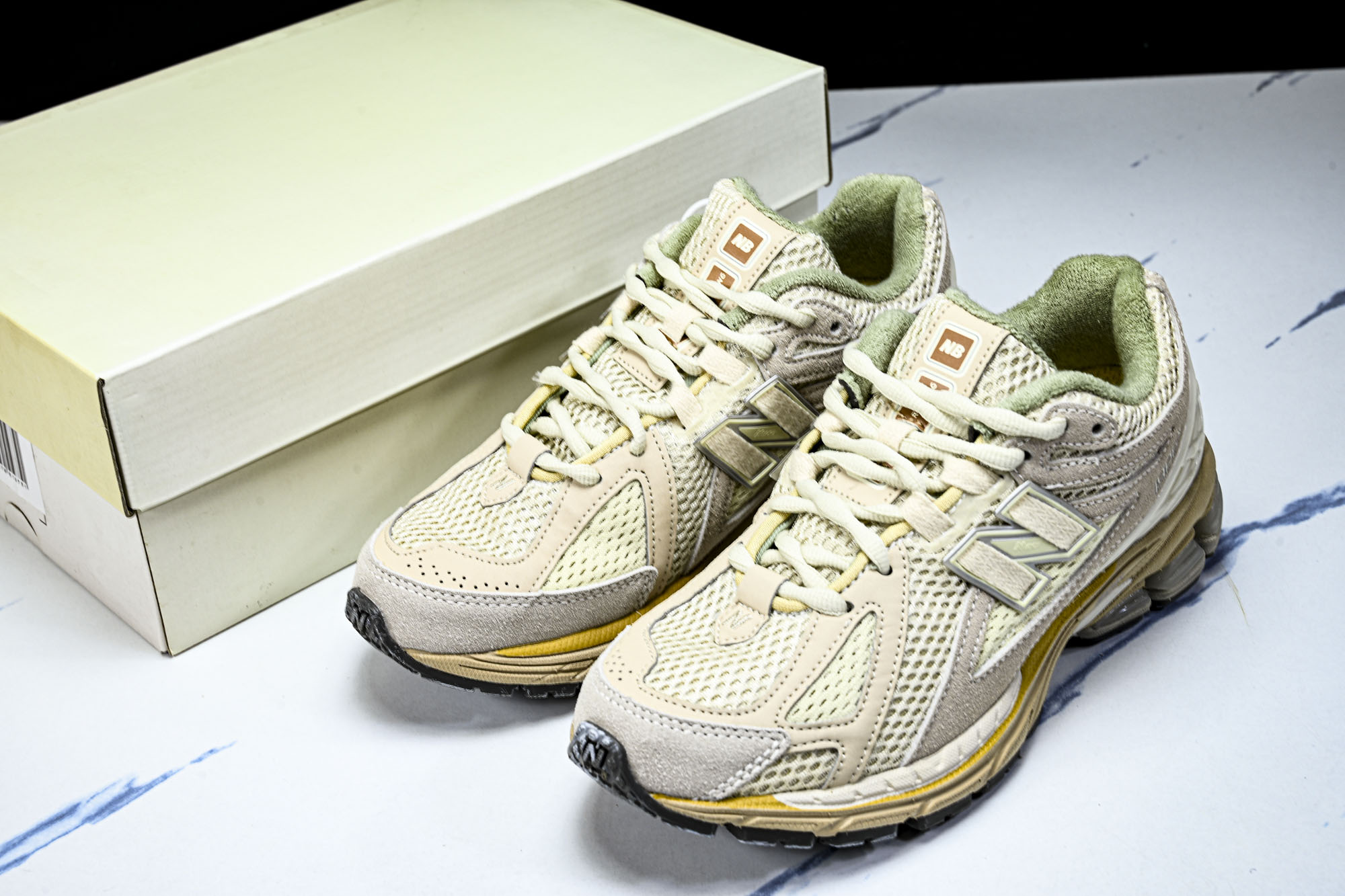 New Balance 1906系列复古老爹风休闲运动慢跑鞋M1906RAU #YZ010#鞋款灵感源自