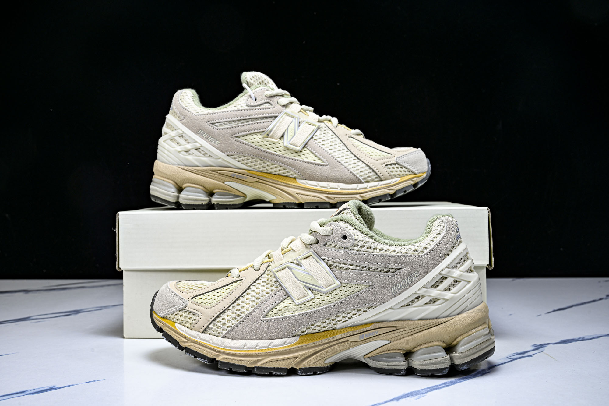 New Balance 1906系列复古老爹风休闲运动慢跑鞋M1906RAU #YZ010#鞋款灵感源自