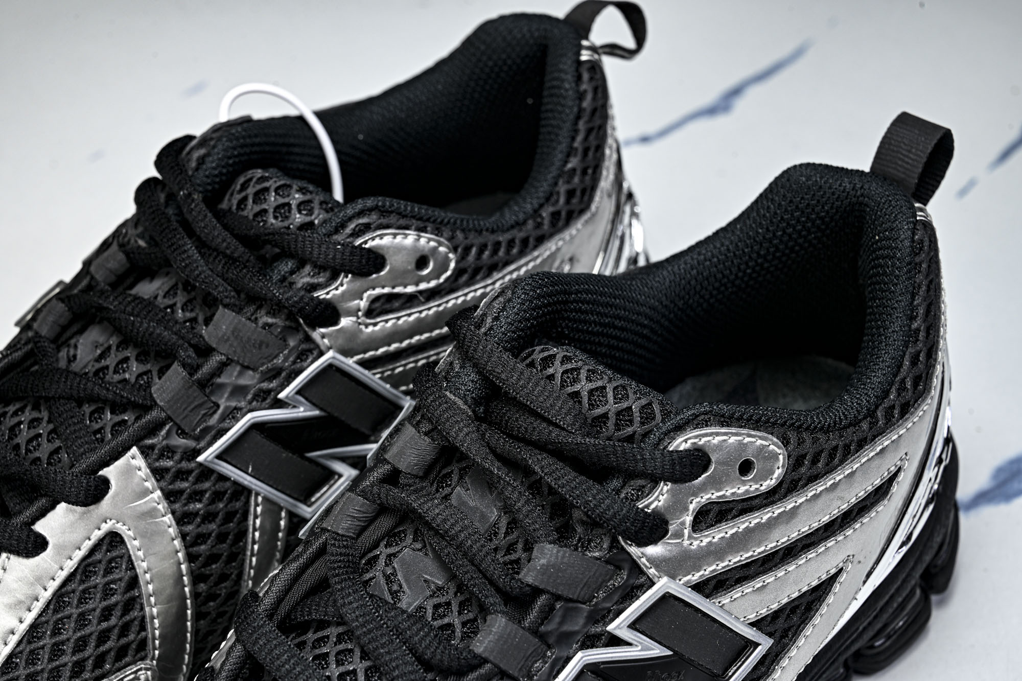 New Balance 1906系列复古老爹风休闲运动慢跑鞋M1906RBS #YZ010#鞋款灵感源自