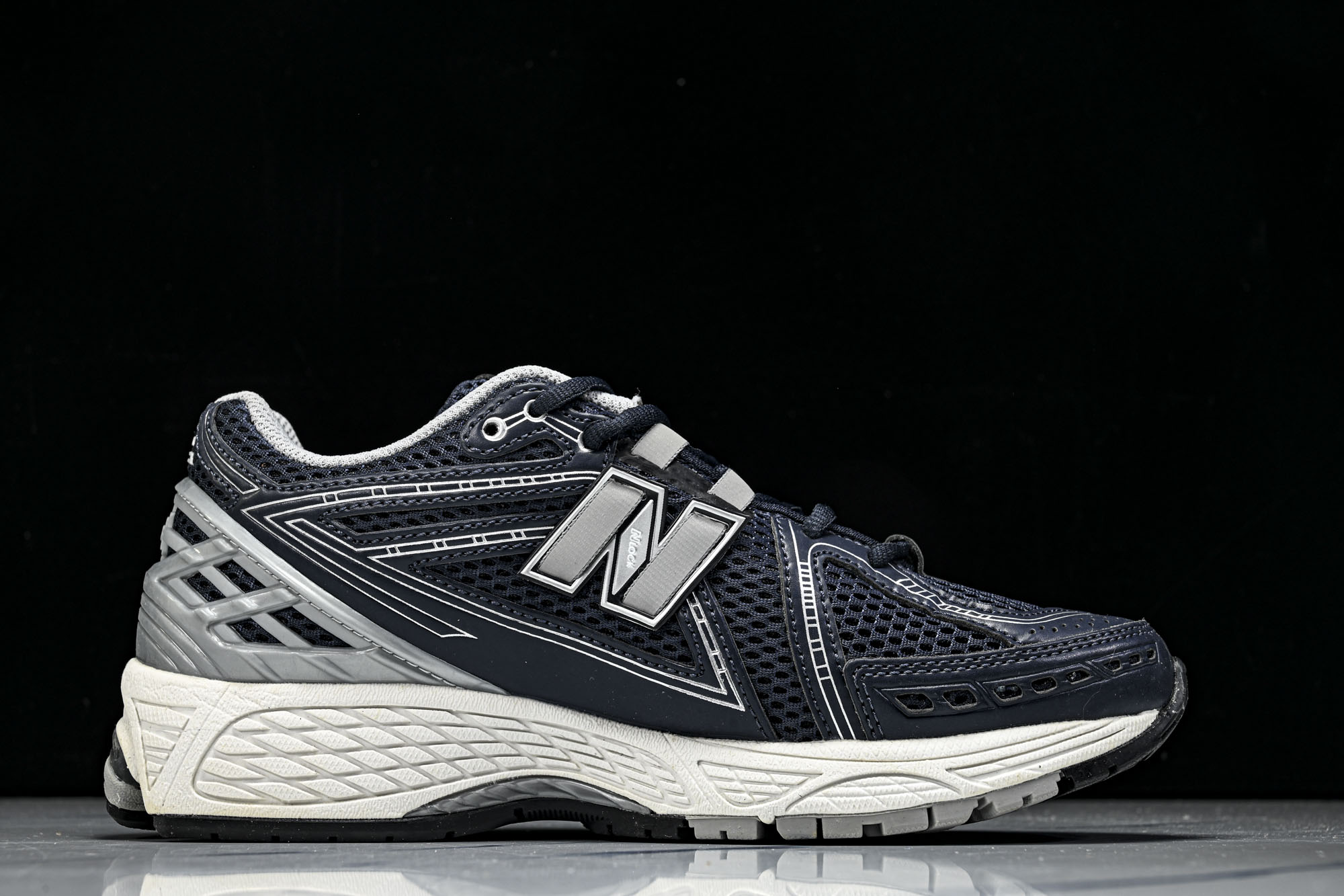 New Balance 1906系列复古老爹风休闲运动慢跑鞋M1906RCA #YZ010#鞋款灵感源自