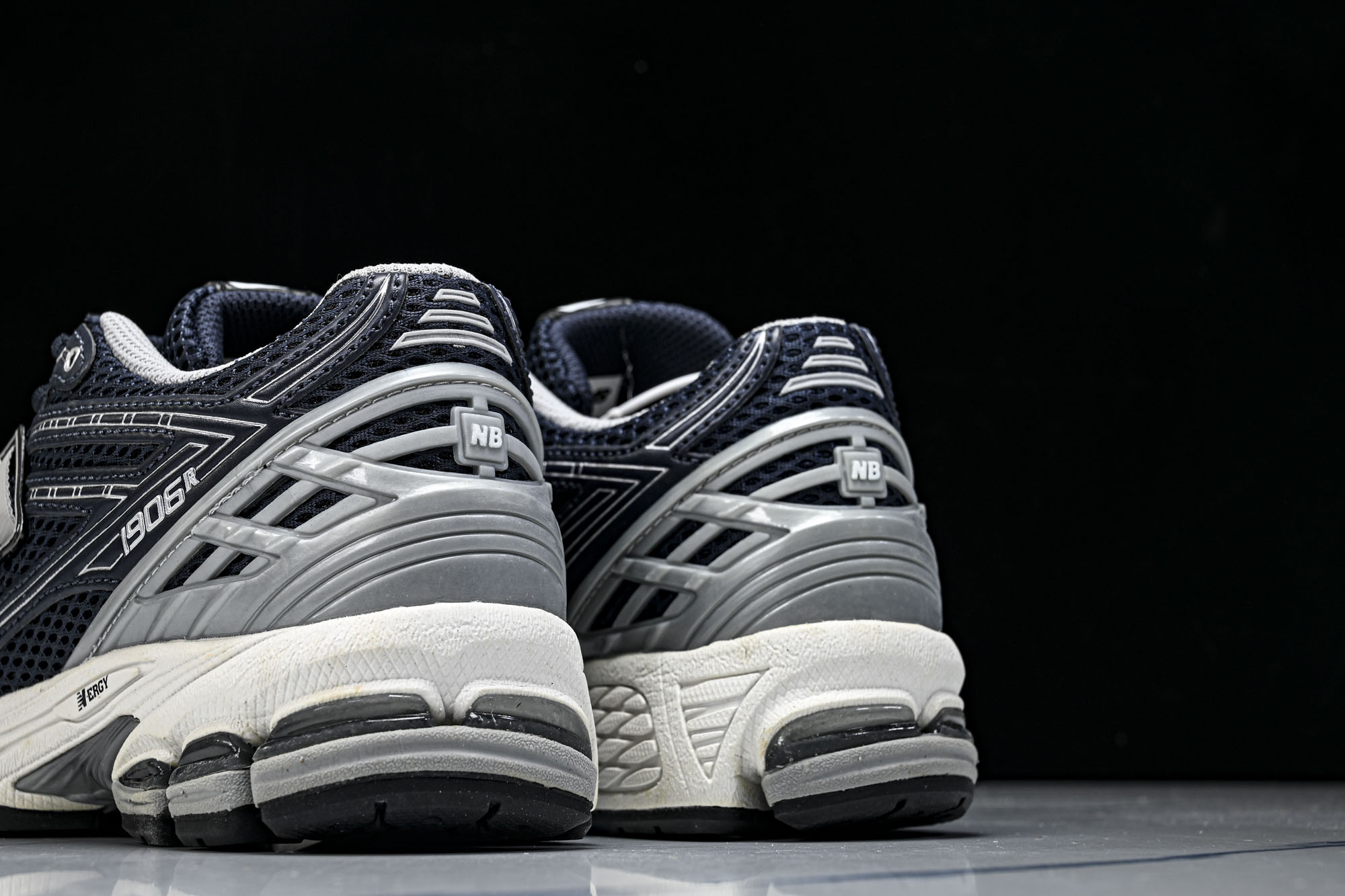 New Balance 1906系列复古老爹风休闲运动慢跑鞋M1906RCA #YZ010#鞋款灵感源自