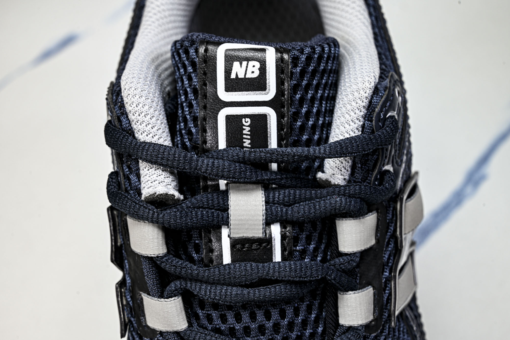 New Balance 1906系列复古老爹风休闲运动慢跑鞋M1906RCA #YZ010#鞋款灵感源自