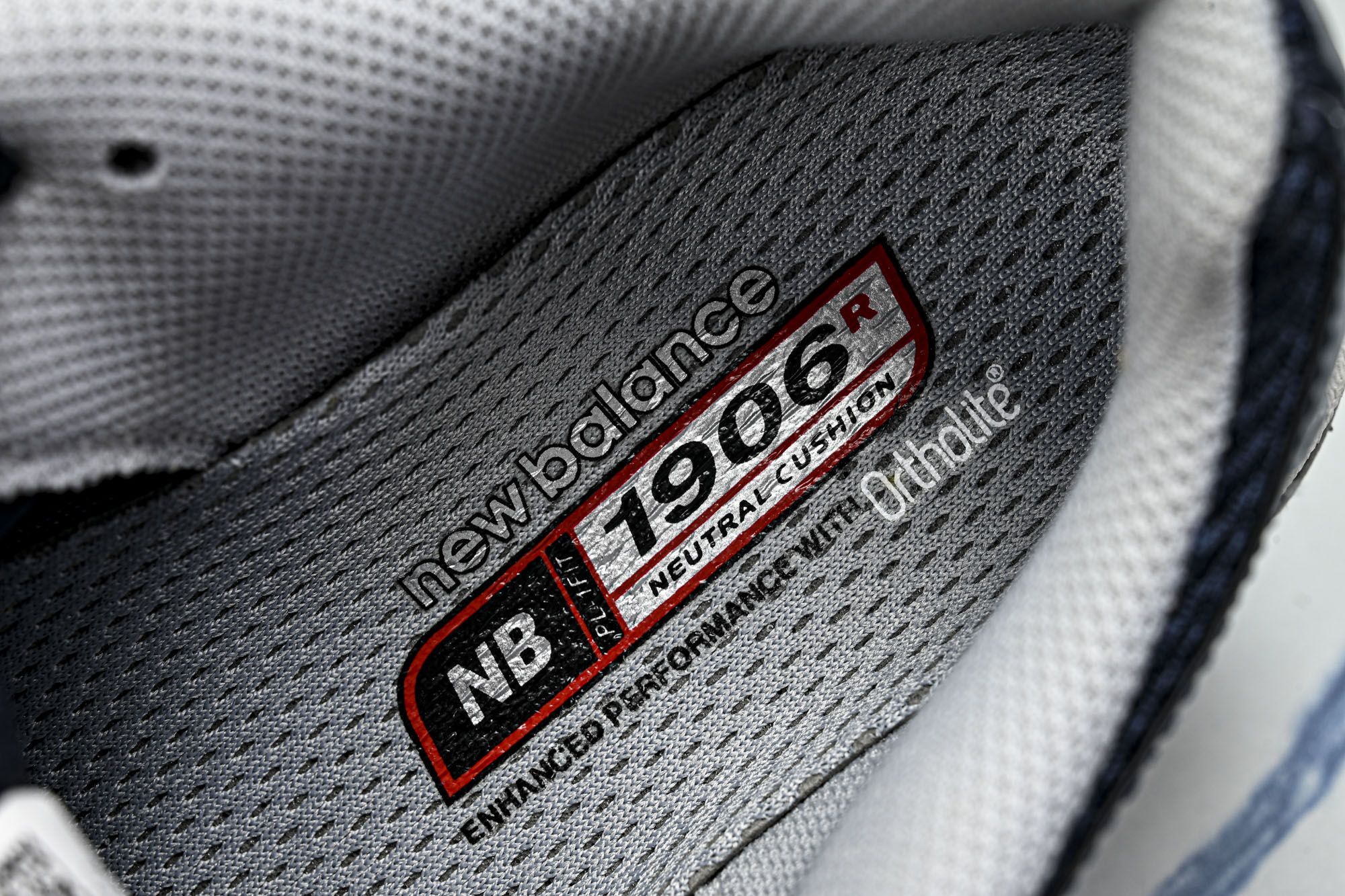New Balance 1906系列复古老爹风休闲运动慢跑鞋M1906RCA #YZ010#鞋款灵感源自
