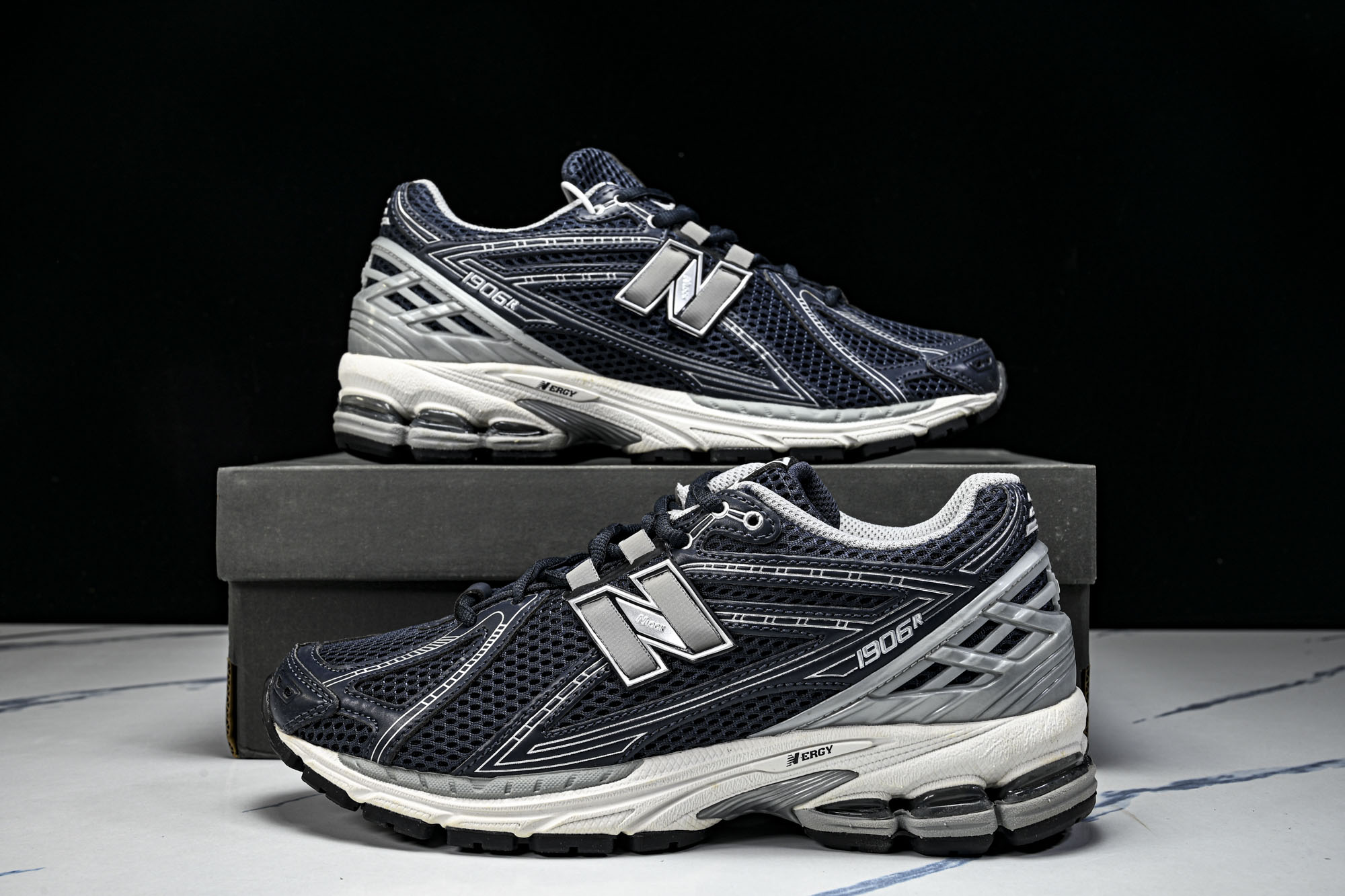 New Balance 1906系列复古老爹风休闲运动慢跑鞋M1906RCA #YZ010#鞋款灵感源自