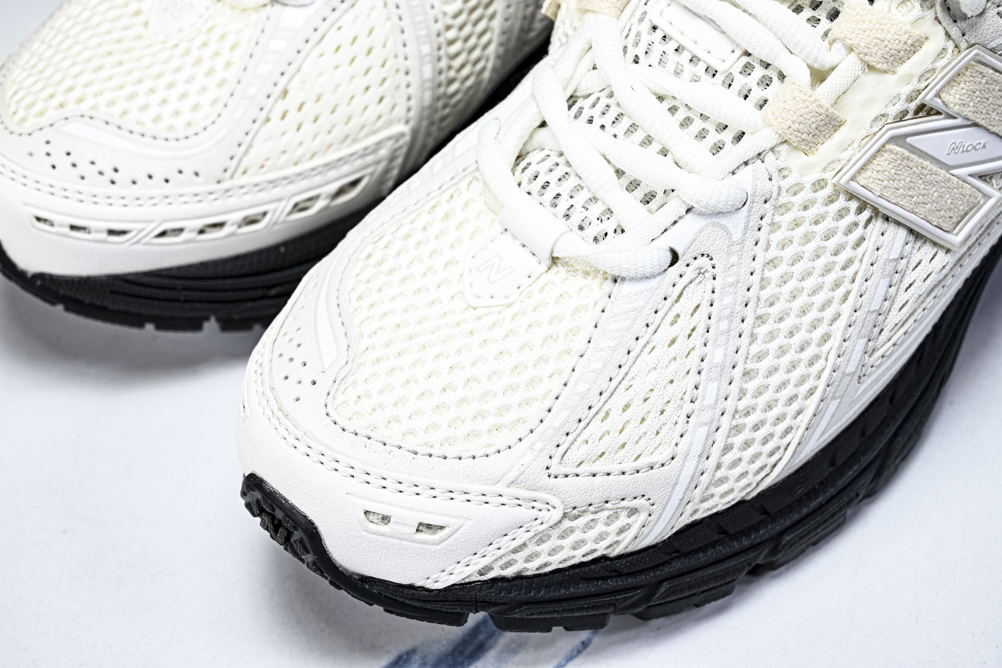 New Balance 1906系列复古老爹风休闲运动慢跑鞋M1906RCO #YZ010#鞋款灵感源自