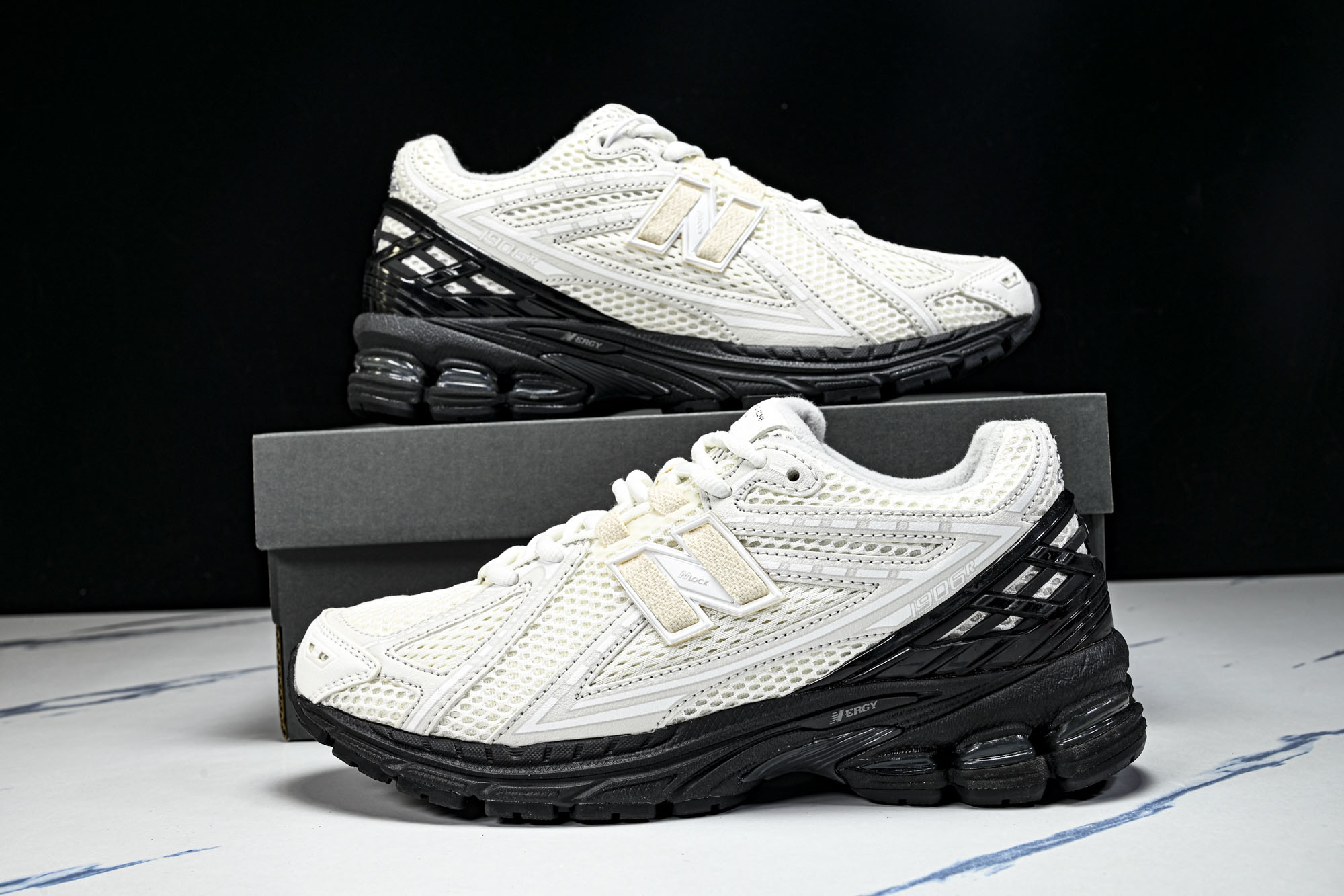 New Balance 1906系列复古老爹风休闲运动慢跑鞋M1906RCO #YZ010#鞋款灵感源自