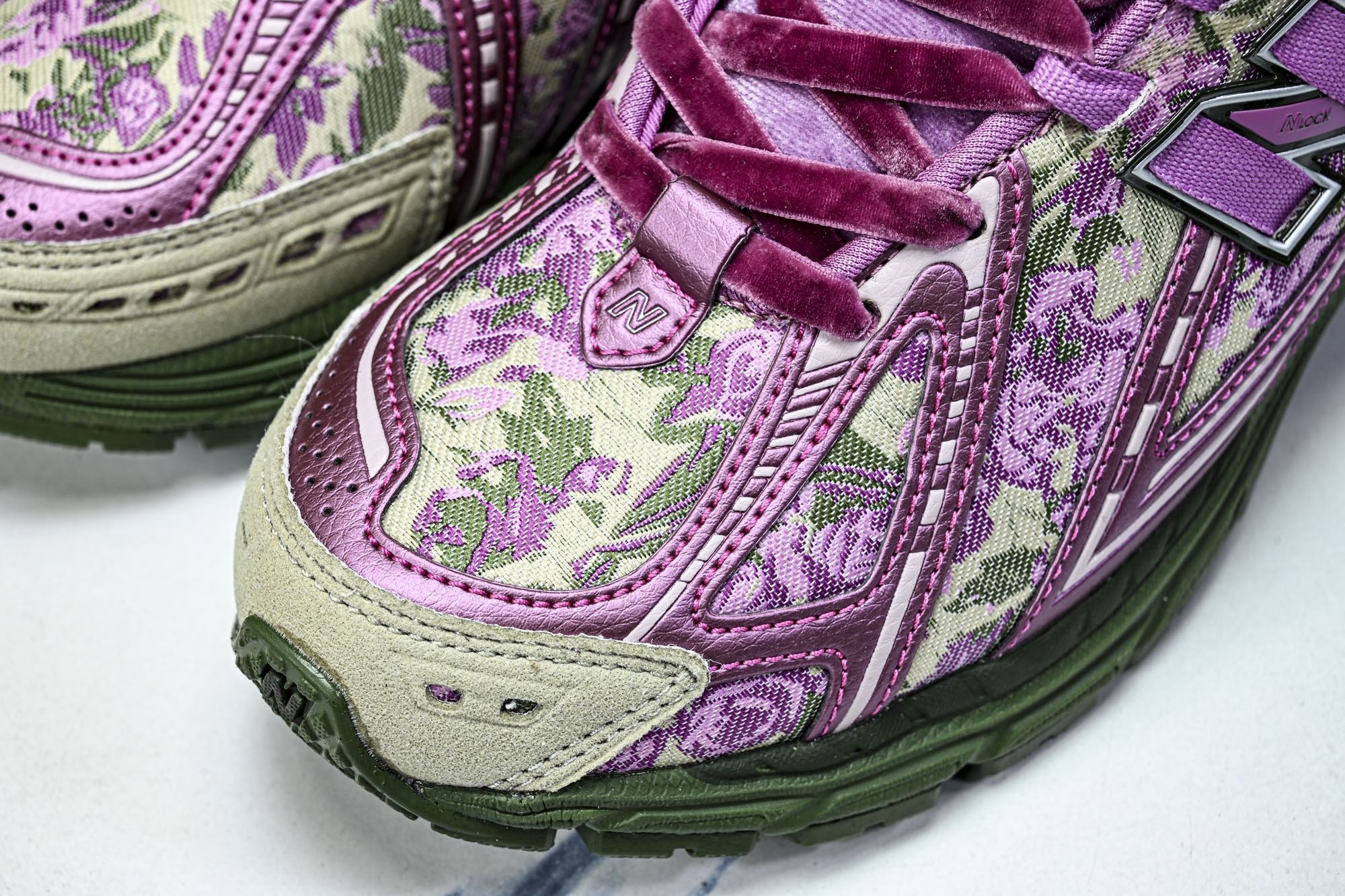 New Balance 1906系列复古老爹风休闲运动慢跑鞋M1906RDB #YZ010#鞋款灵感源自