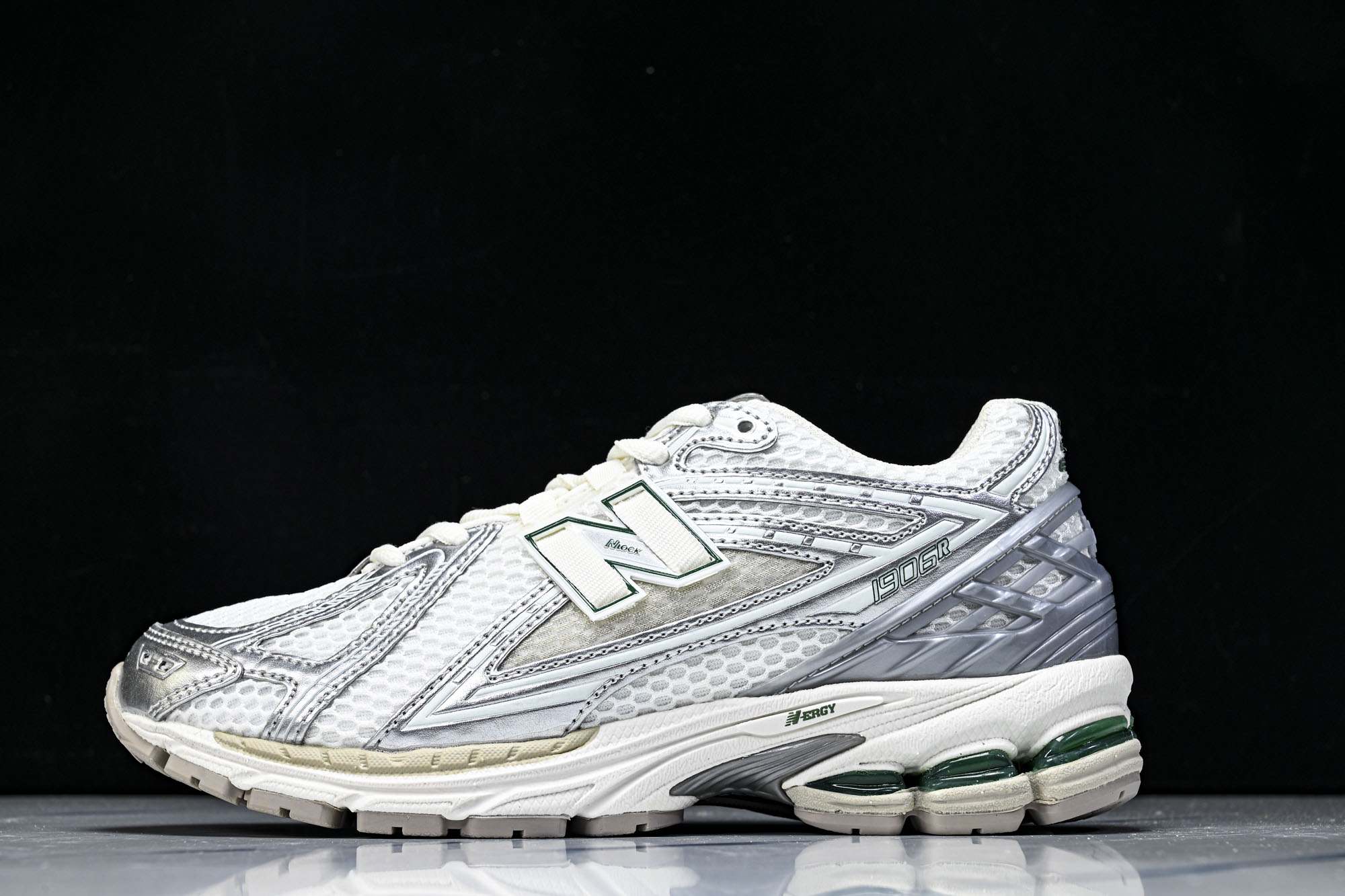 New Balance 1906系列复古老爹风休闲运动慢跑鞋M1906REE #YZ010#鞋款灵感源自