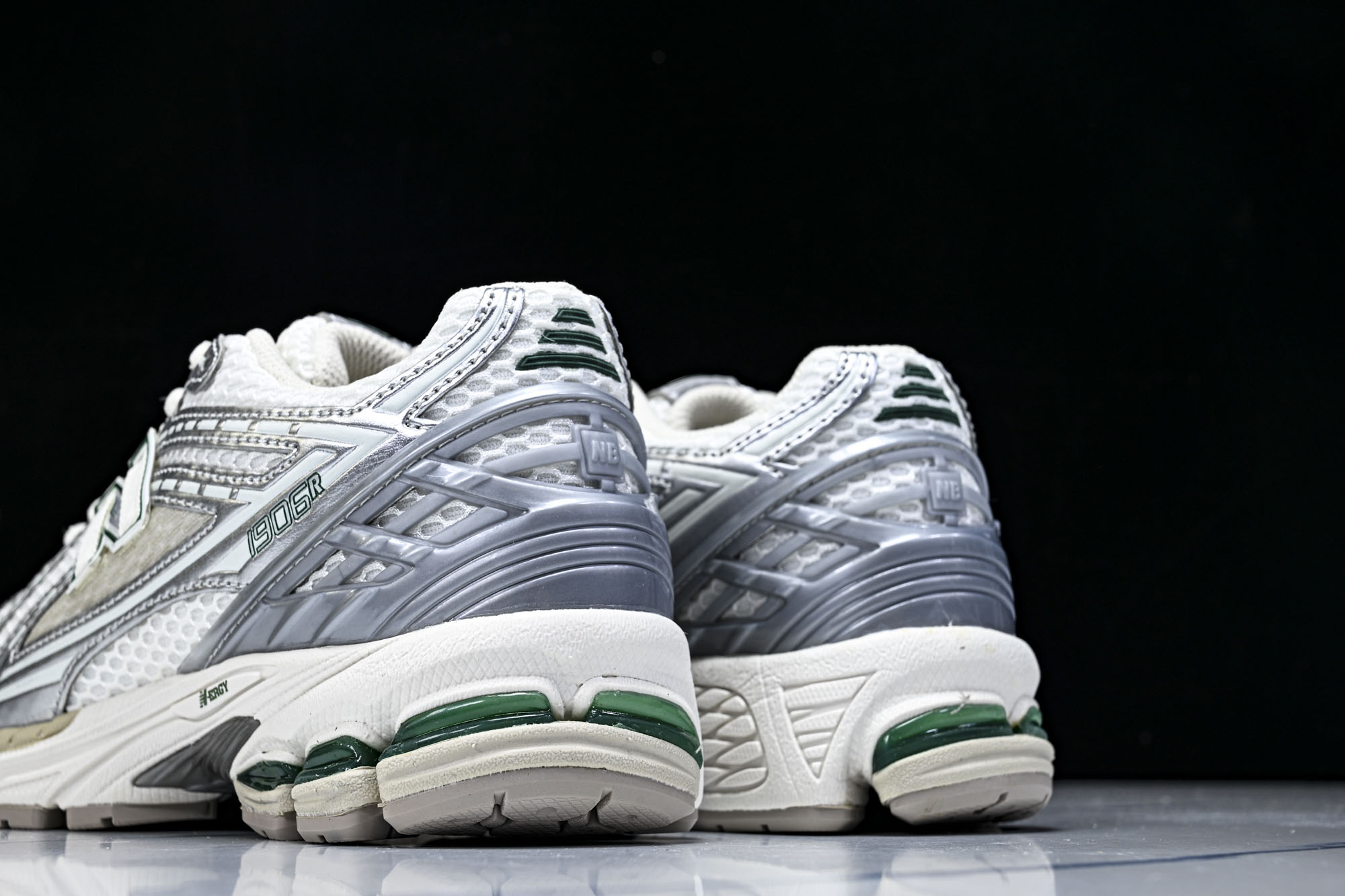 New Balance 1906系列复古老爹风休闲运动慢跑鞋M1906REE #YZ010#鞋款灵感源自