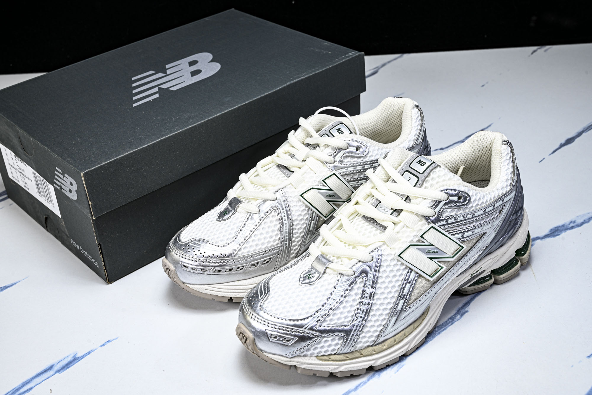 New Balance 1906系列复古老爹风休闲运动慢跑鞋M1906REE #YZ010#鞋款灵感源自