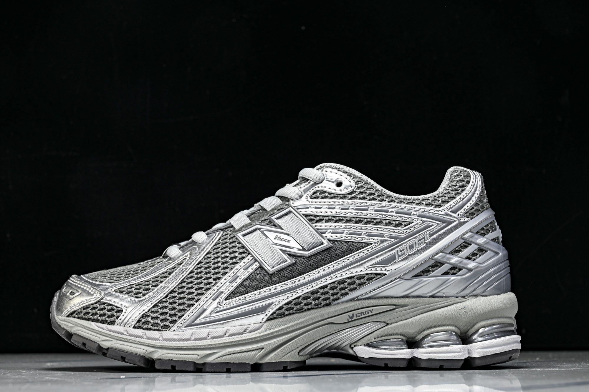 New Balance 1906系列复古老爹风休闲运动慢跑鞋M1906REH #YZ010#鞋款灵感源自