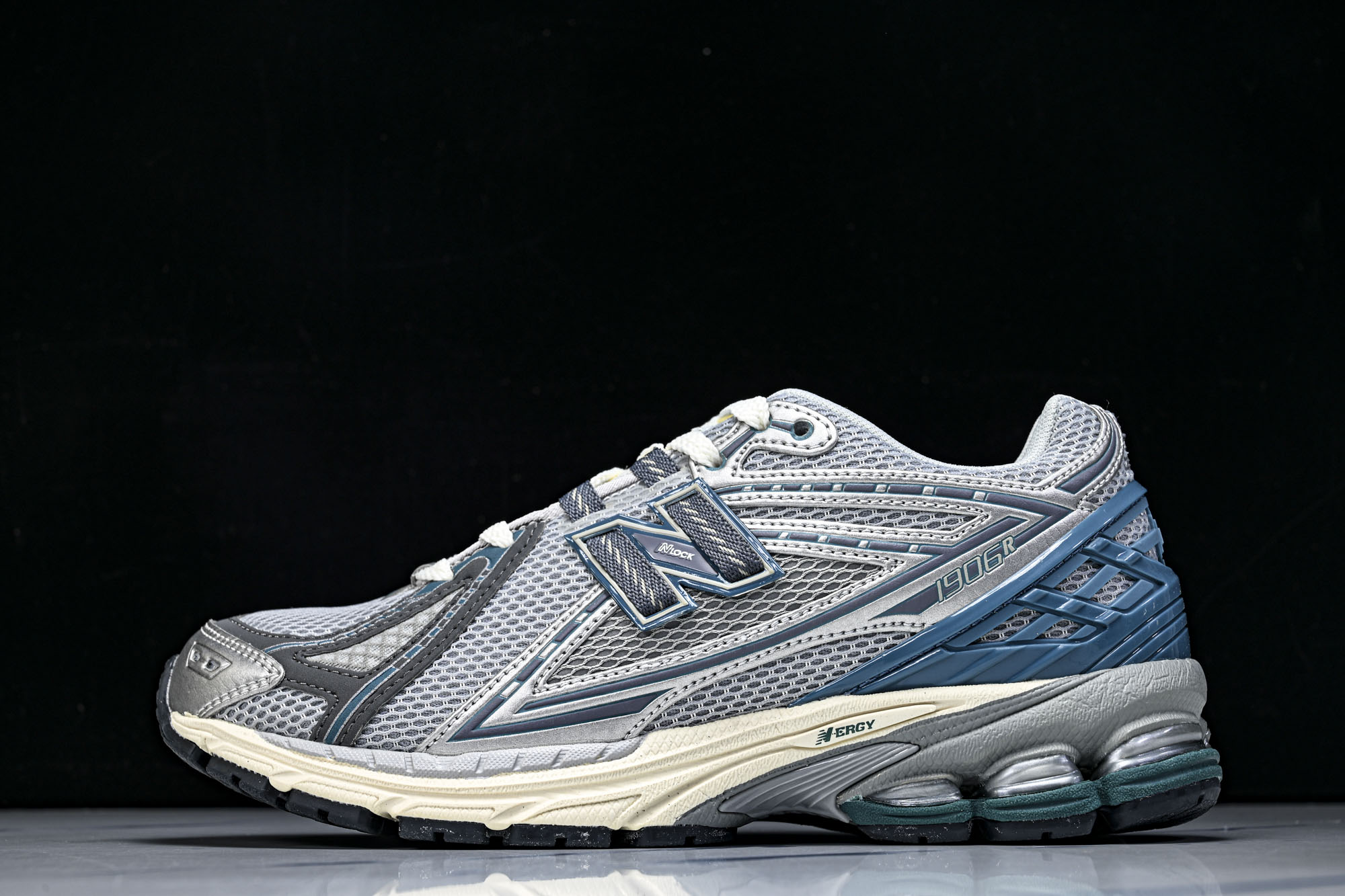 New Balance 1906系列复古老爹风休闲运动慢跑鞋M1906REO #YZ010#鞋款灵感源自