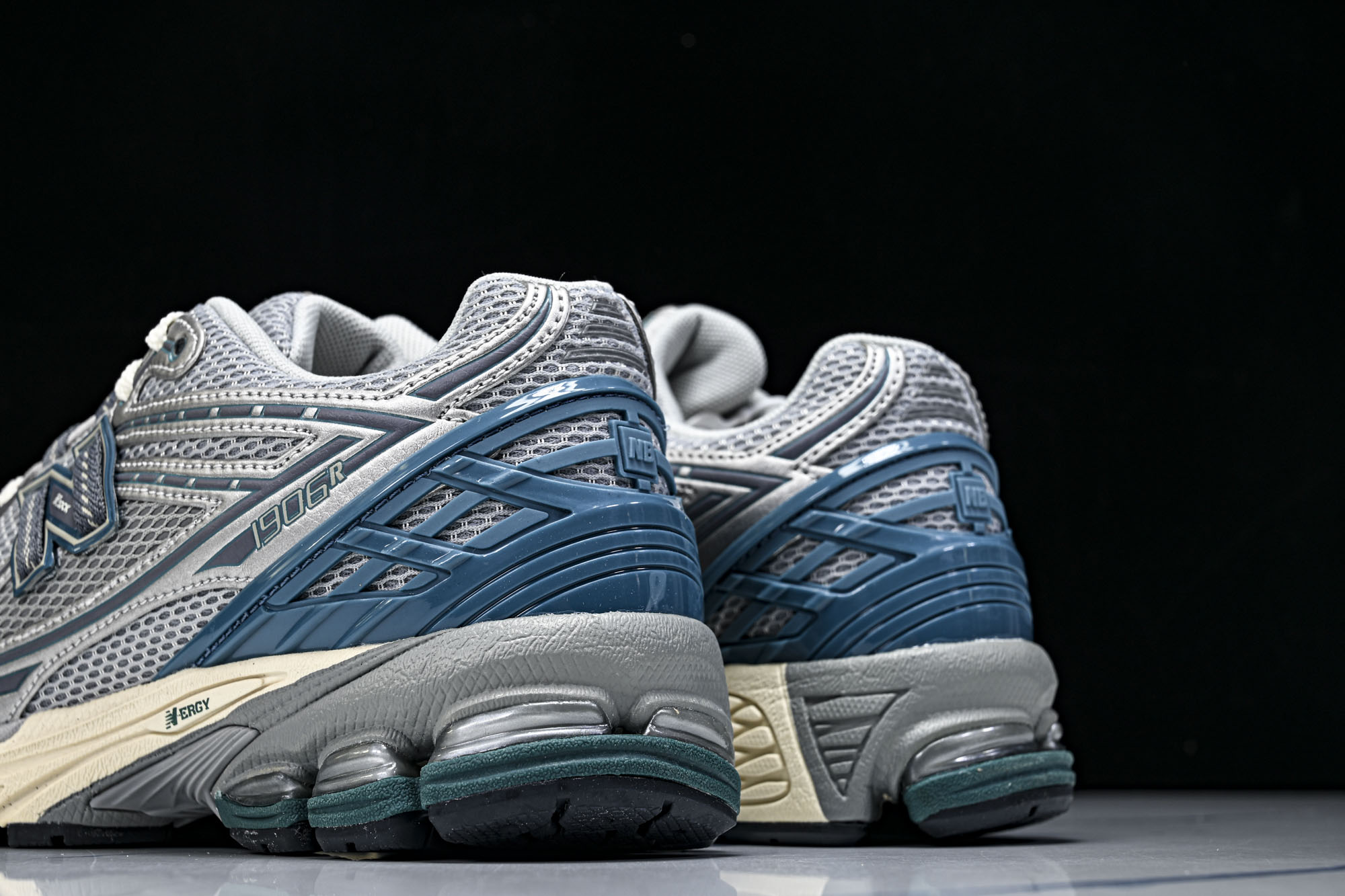 New Balance 1906系列复古老爹风休闲运动慢跑鞋M1906REO #YZ010#鞋款灵感源自