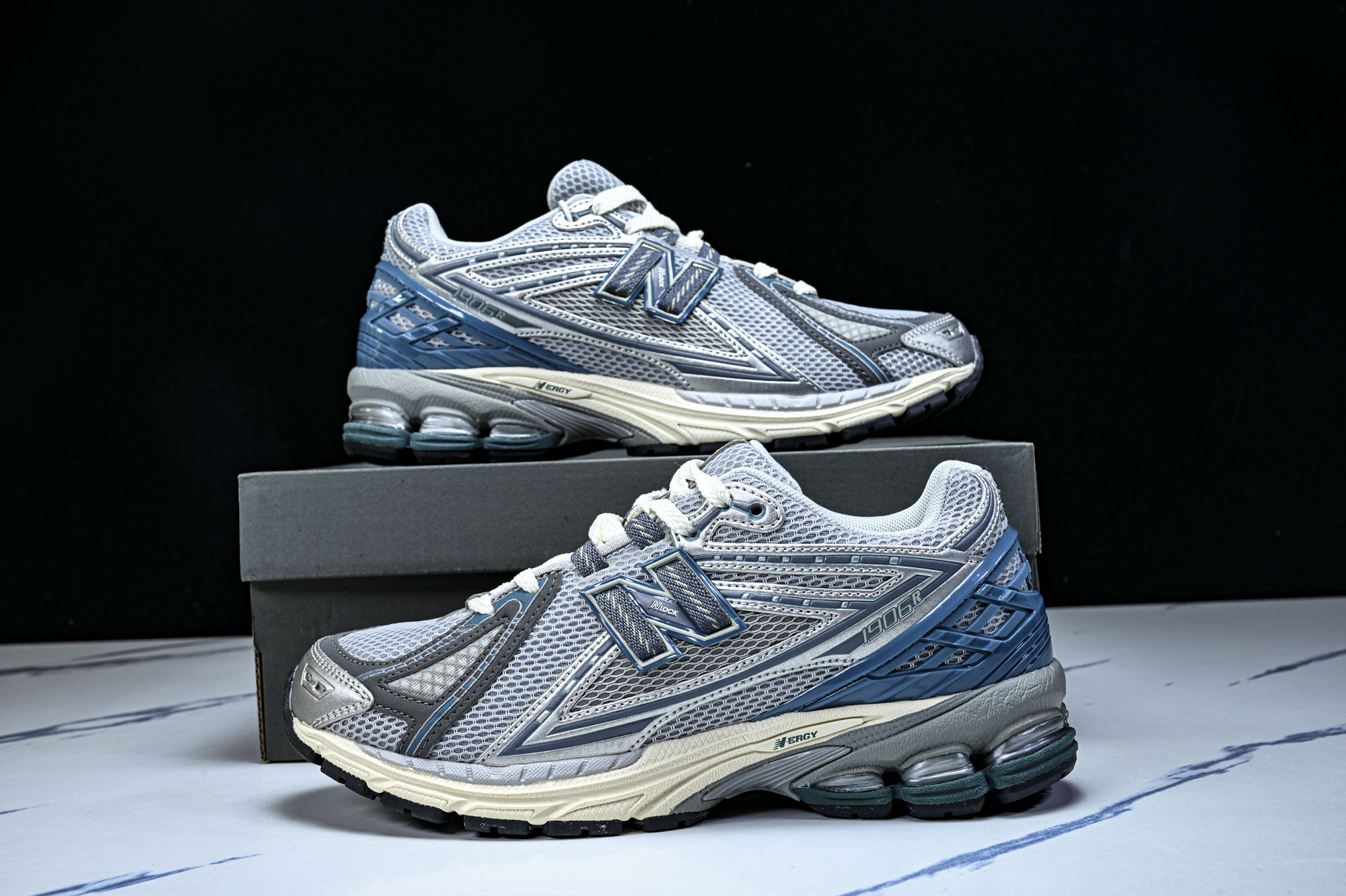New Balance 1906系列复古老爹风休闲运动慢跑鞋M1906REO #YZ010#鞋款灵感源自