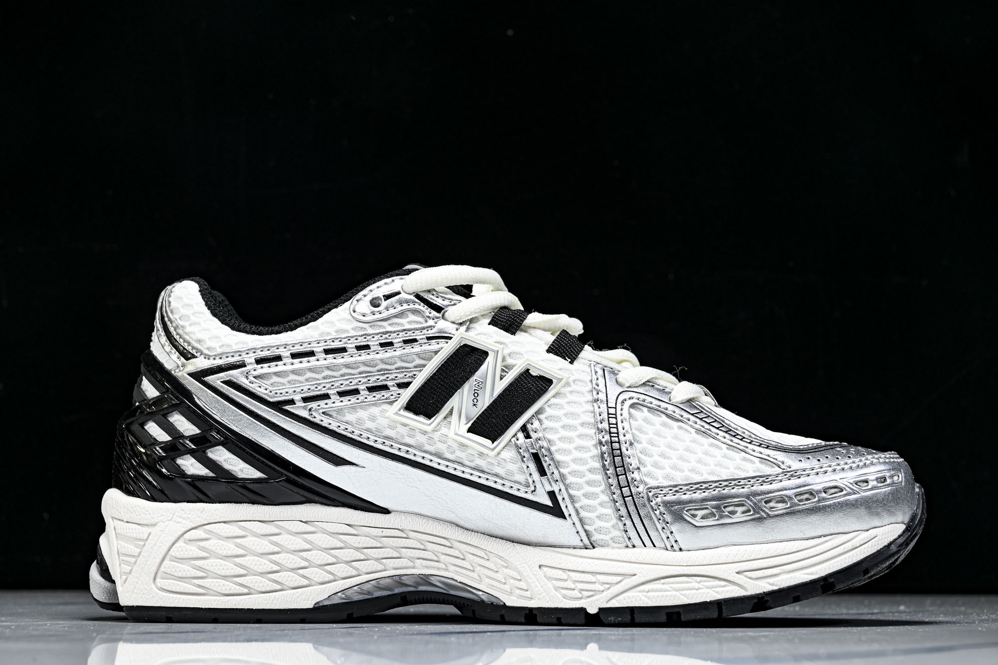 New Balance 1906系列复古老爹风休闲运动慢跑鞋M1906RER #YZ010#鞋款灵感源自