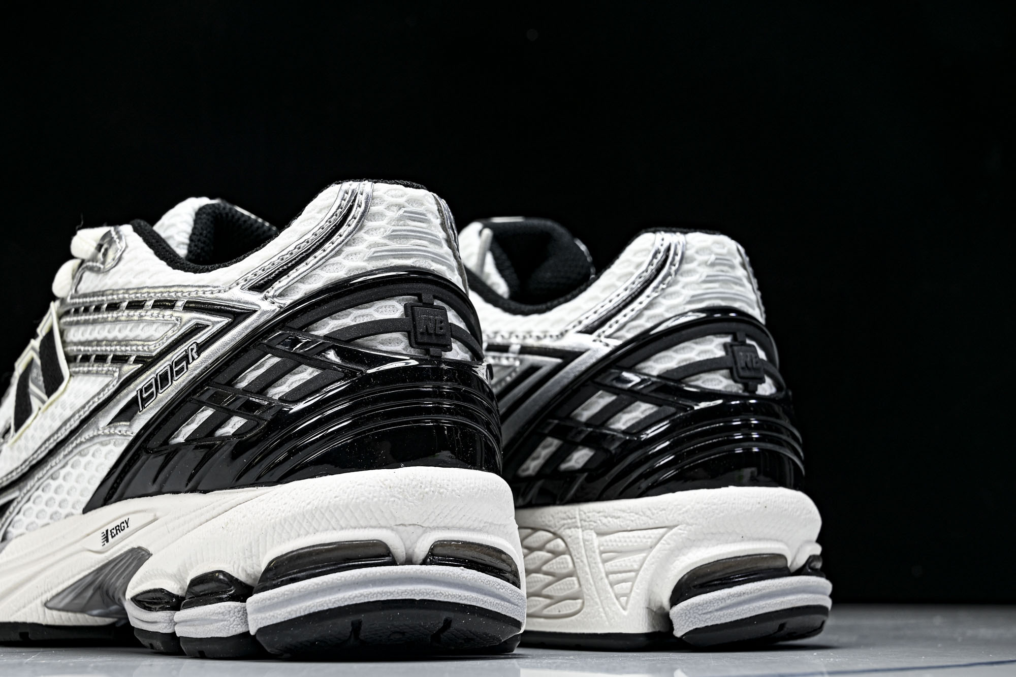 New Balance 1906系列复古老爹风休闲运动慢跑鞋M1906RER #YZ010#鞋款灵感源自