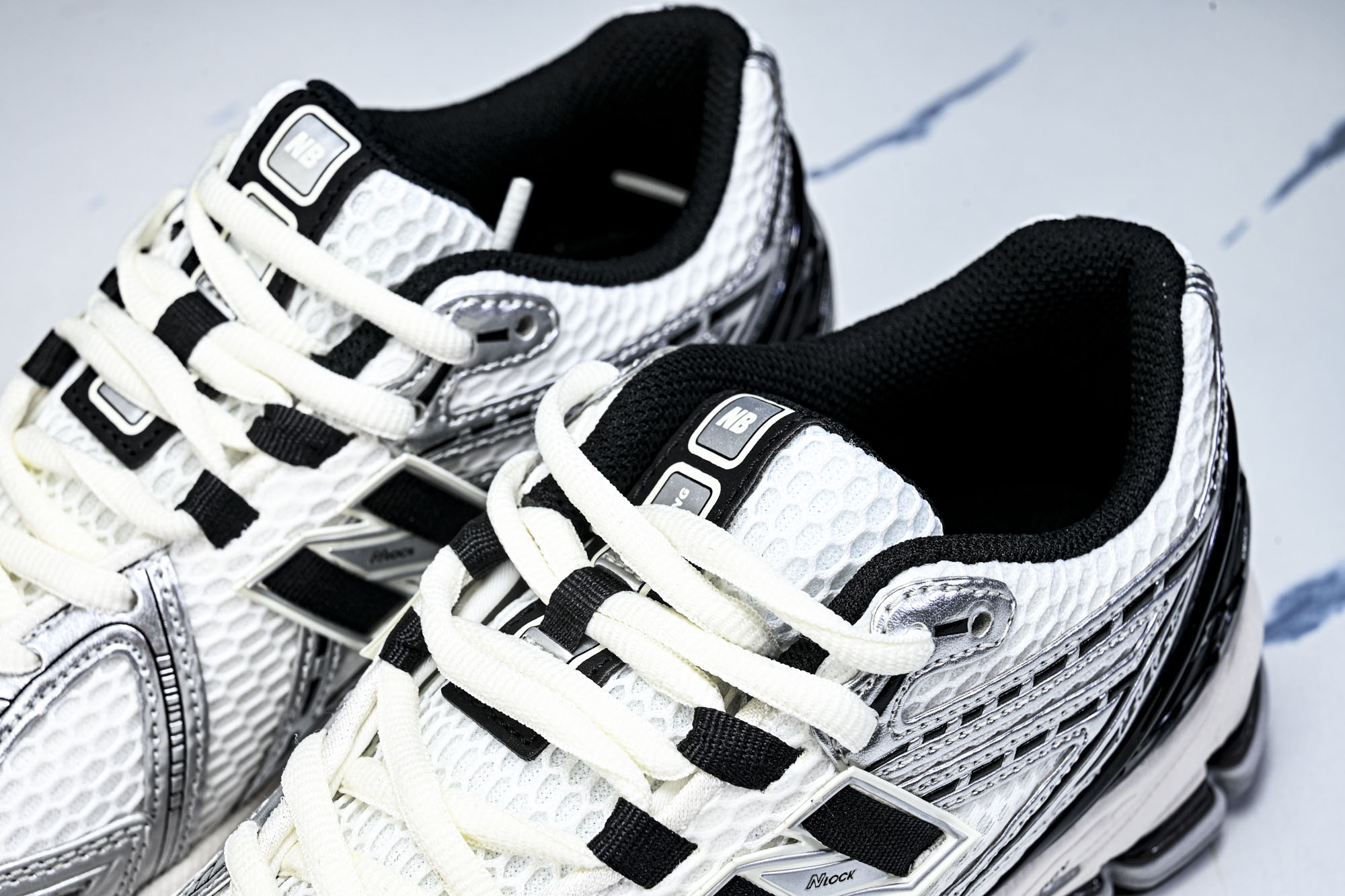 New Balance 1906系列复古老爹风休闲运动慢跑鞋M1906RER #YZ010#鞋款灵感源自