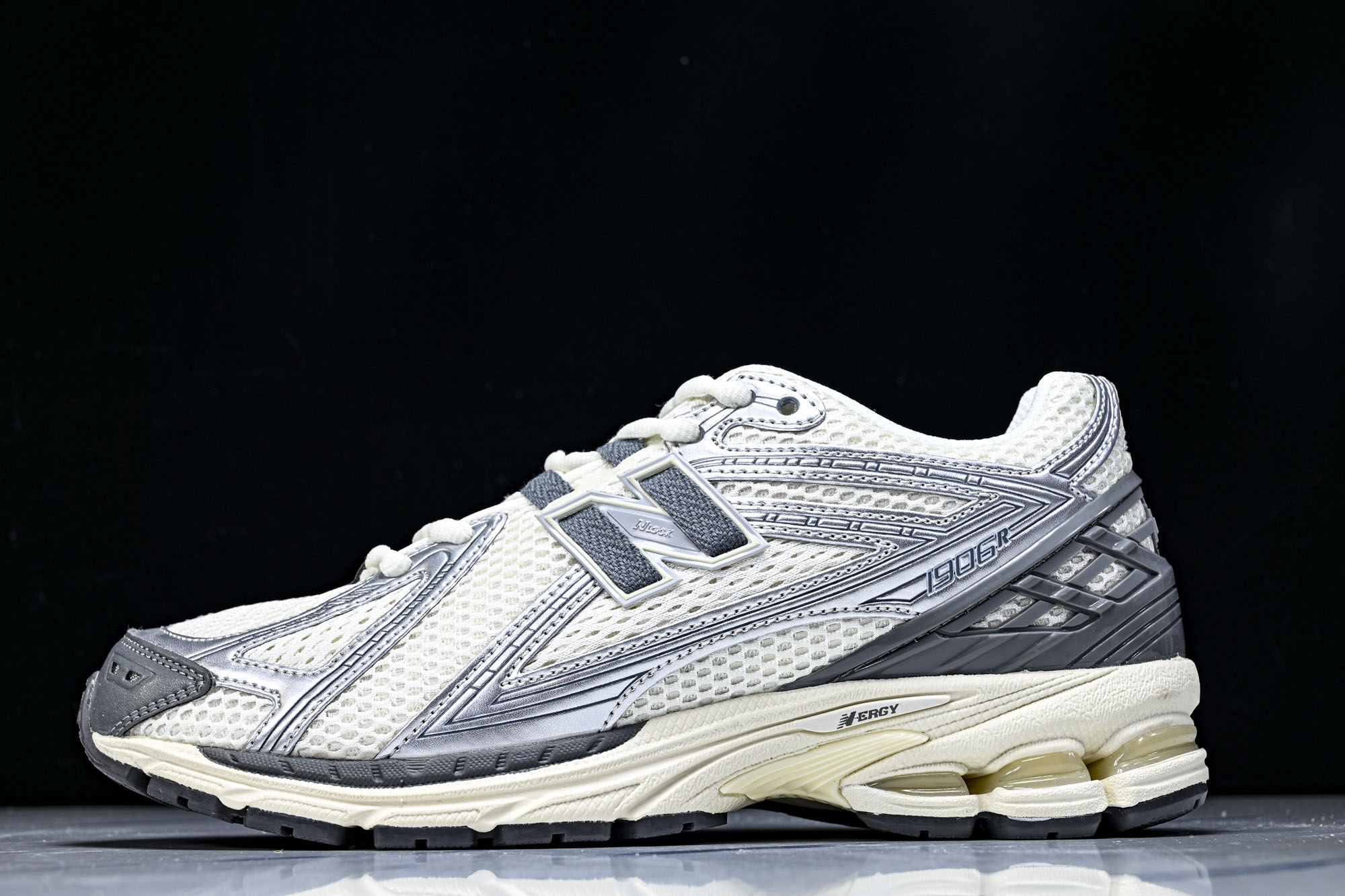 New Balance 1906系列复古老爹风休闲运动慢跑鞋M1906RFS #YZ010#鞋款灵感源自