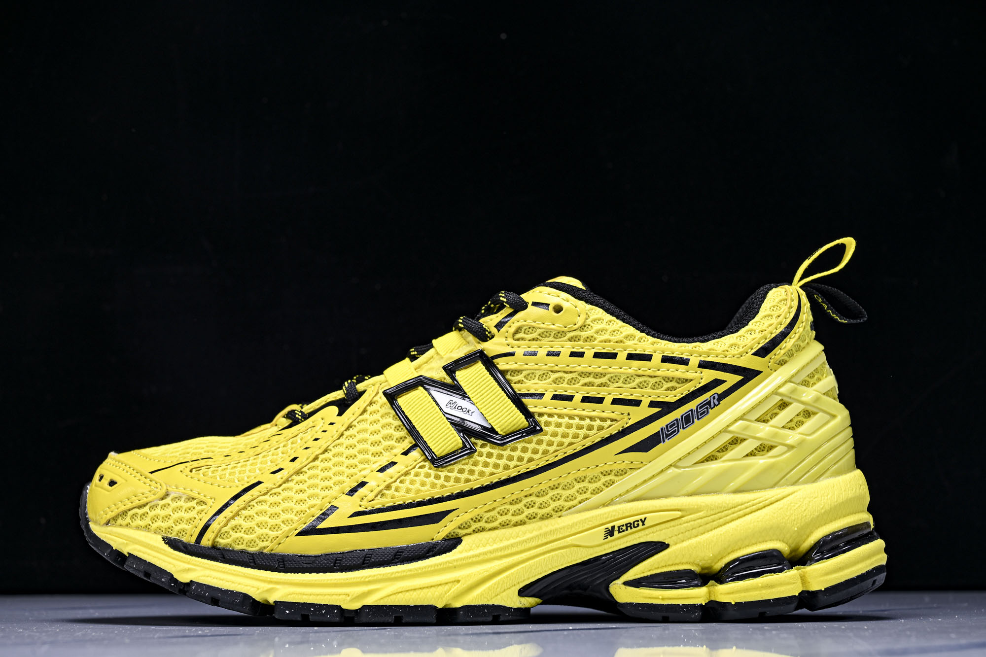New Balance 1906系列复古老爹风休闲运动慢跑鞋M1906RGA #YZ010#鞋款灵感源自
