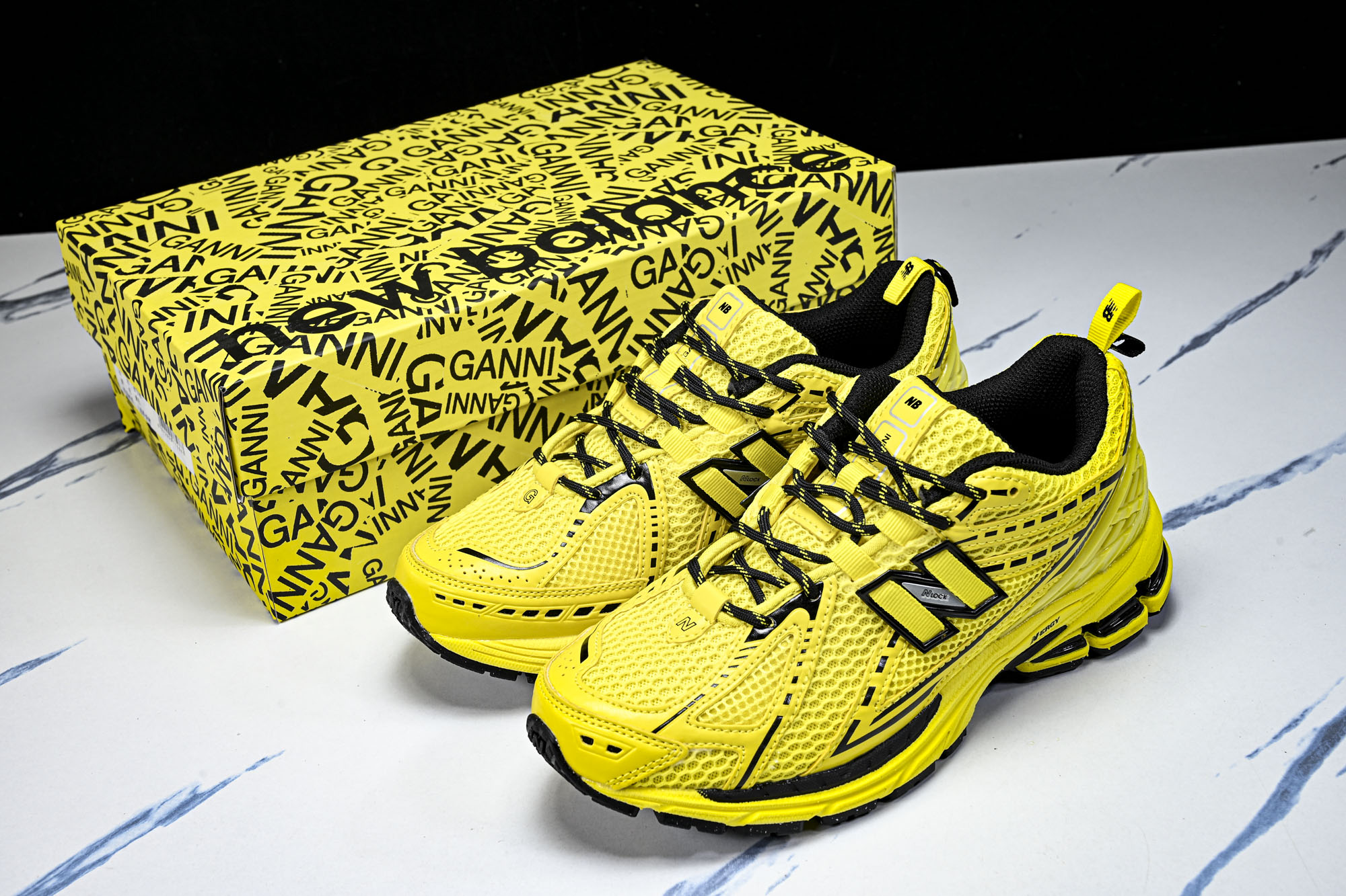 New Balance 1906系列复古老爹风休闲运动慢跑鞋M1906RGA #YZ010#鞋款灵感源自