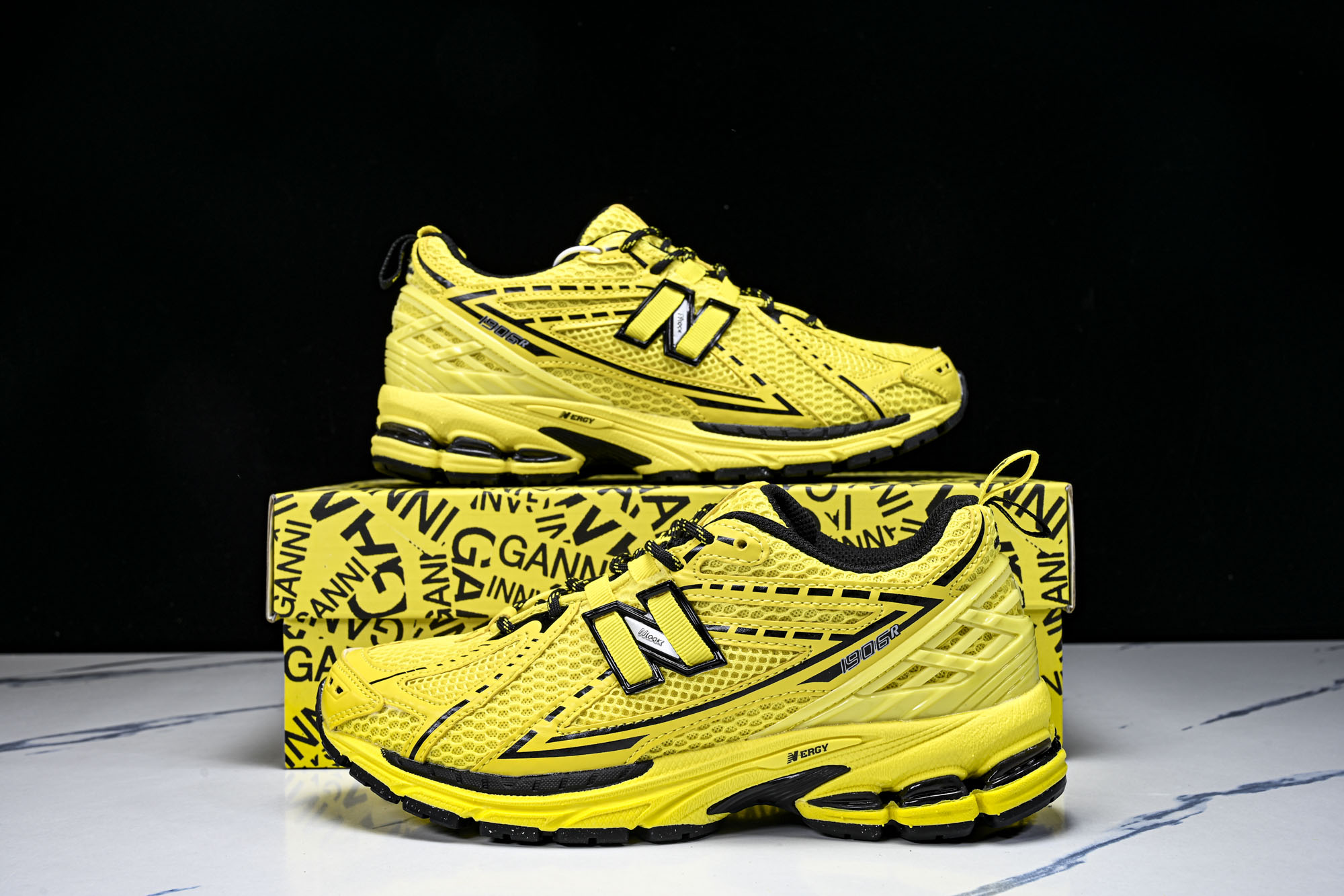 New Balance 1906系列复古老爹风休闲运动慢跑鞋M1906RGA #YZ010#鞋款灵感源自