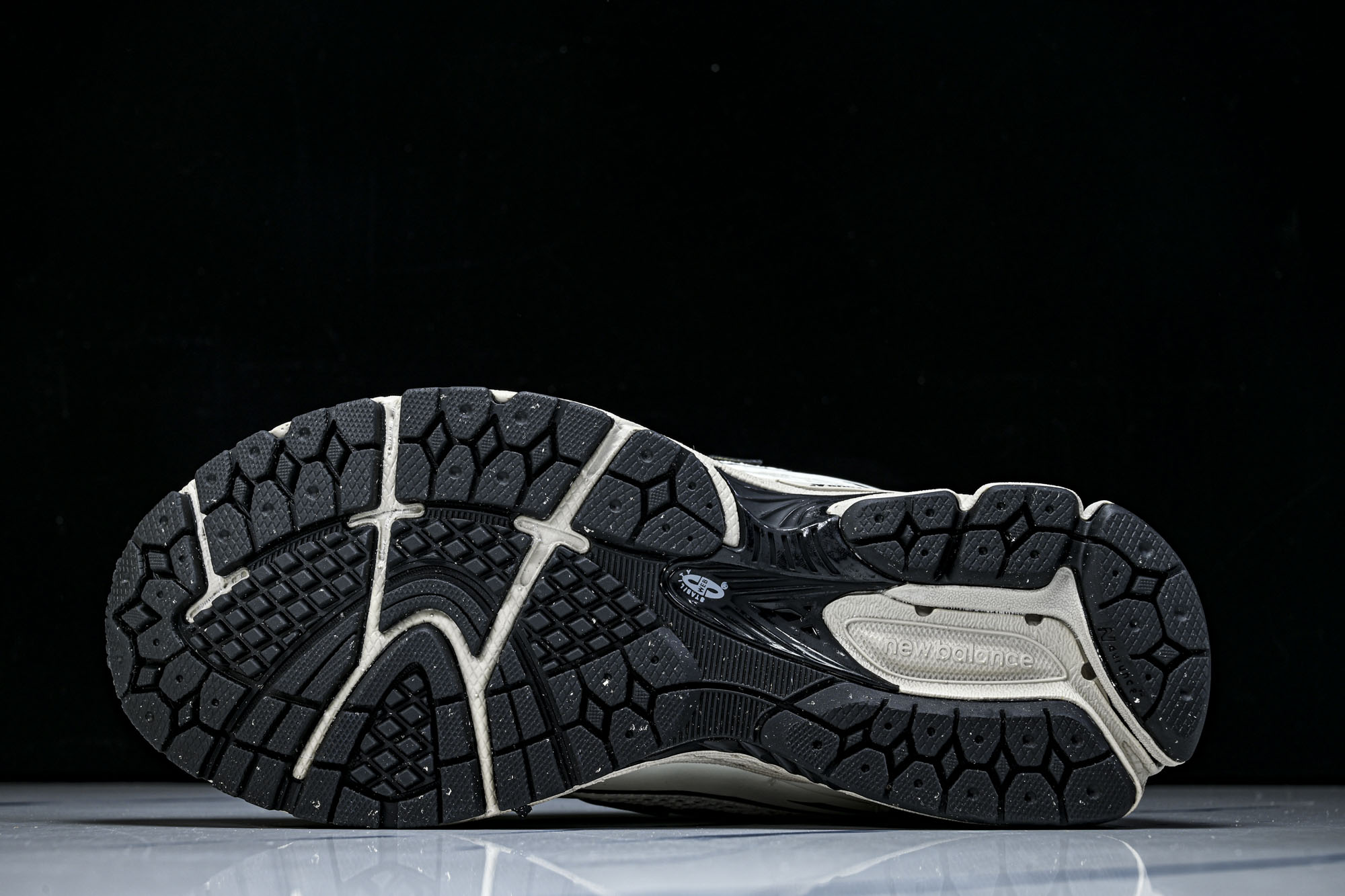 New Balance 1906系列复古老爹风休闲运动慢跑鞋M1906RGG #YZ010#鞋款灵感源自