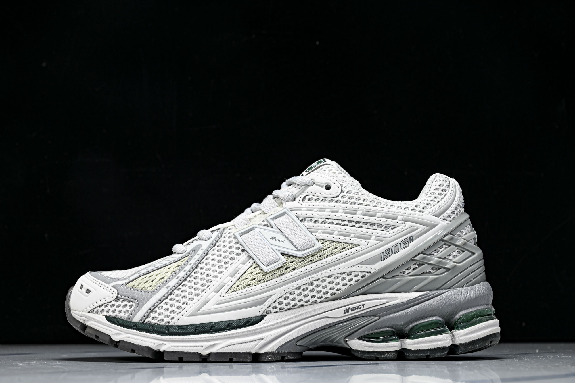 New Balance 1906系列复古老爹风休闲运动慢跑鞋M1906RGP #YZ010#鞋款灵感源自