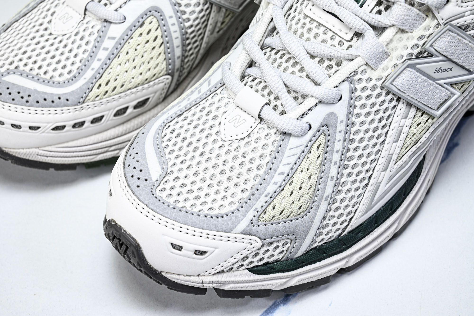 New Balance 1906系列复古老爹风休闲运动慢跑鞋M1906RGP #YZ010#鞋款灵感源自