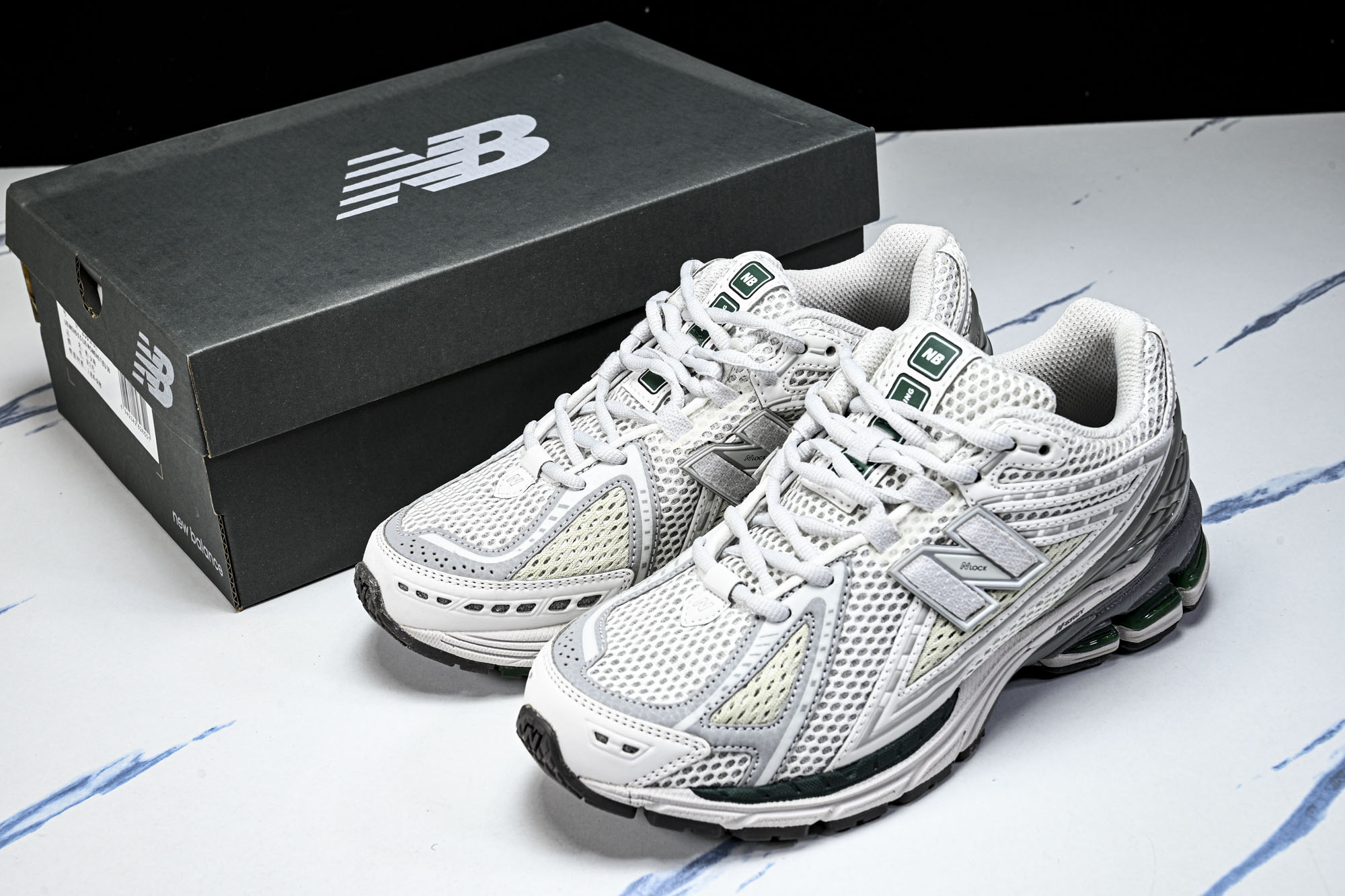 New Balance 1906系列复古老爹风休闲运动慢跑鞋M1906RGP #YZ010#鞋款灵感源自